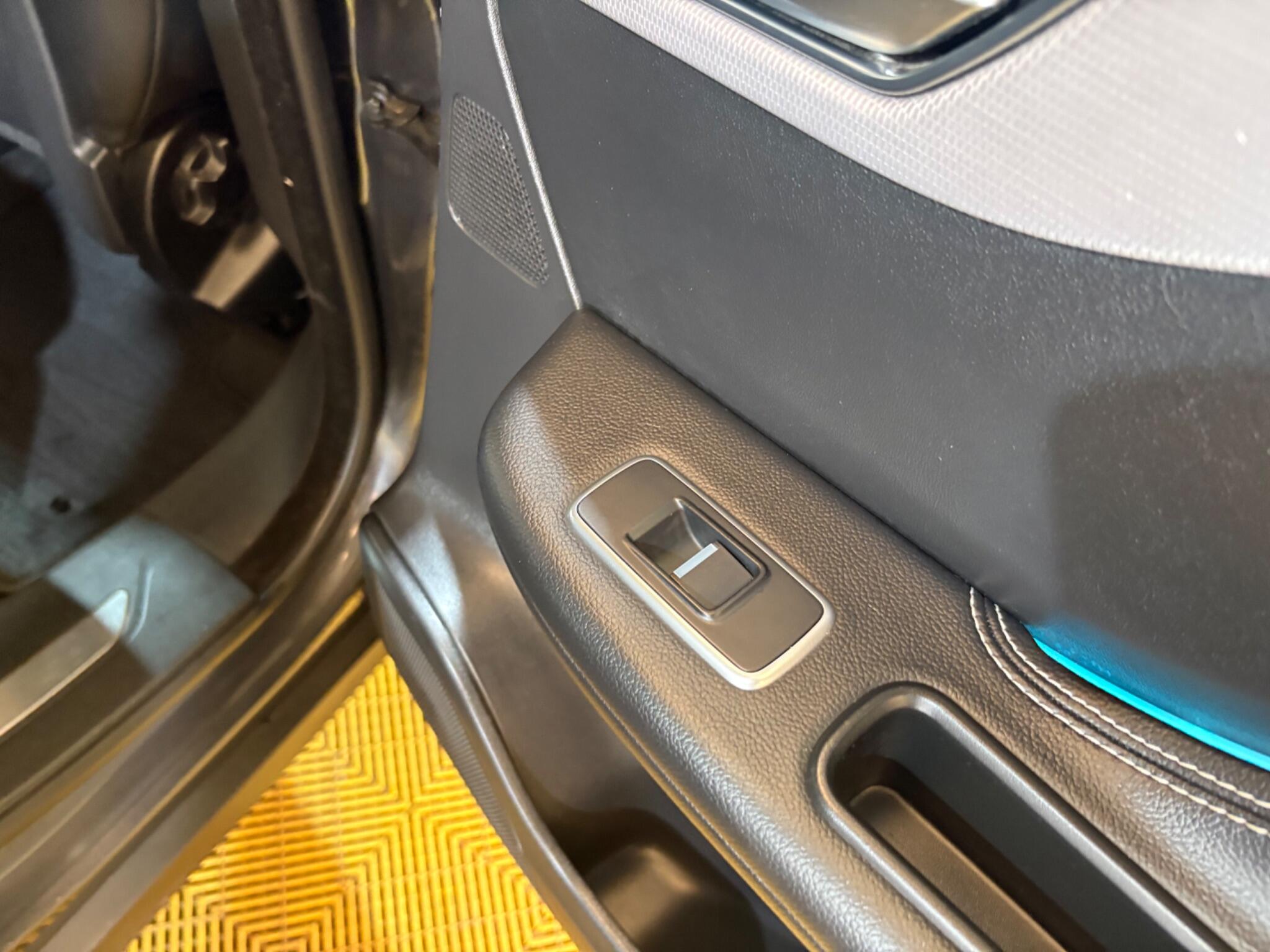 Jaguar F-Pace view 42