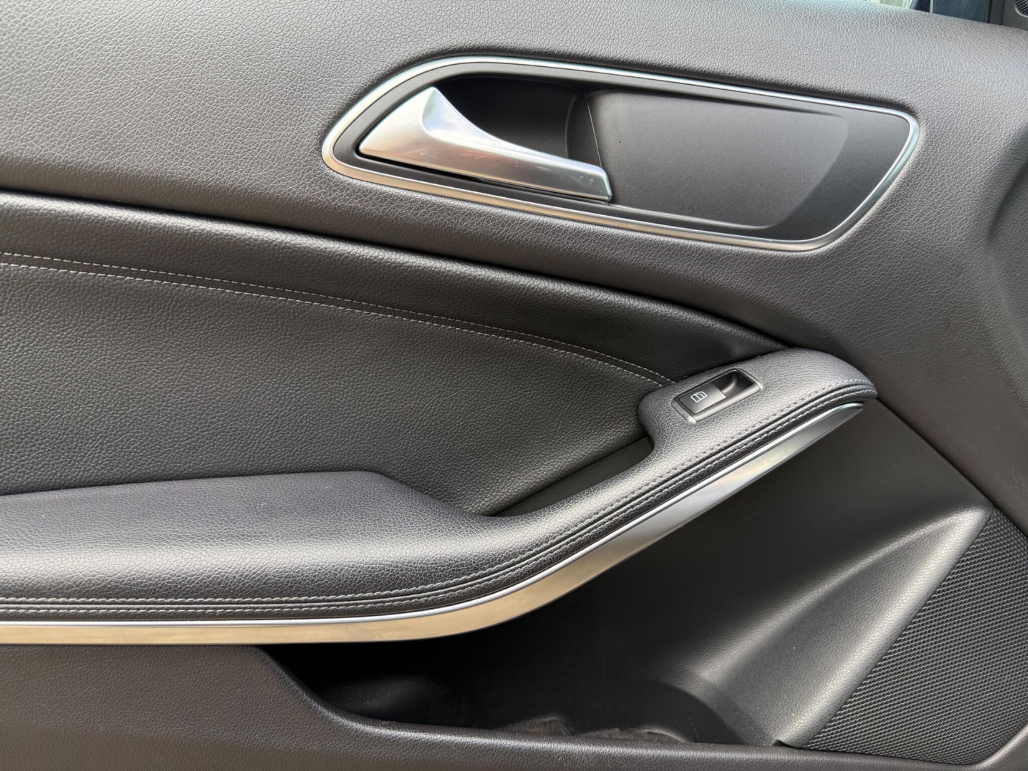 2017 Mercedes-Benz GLA image 33