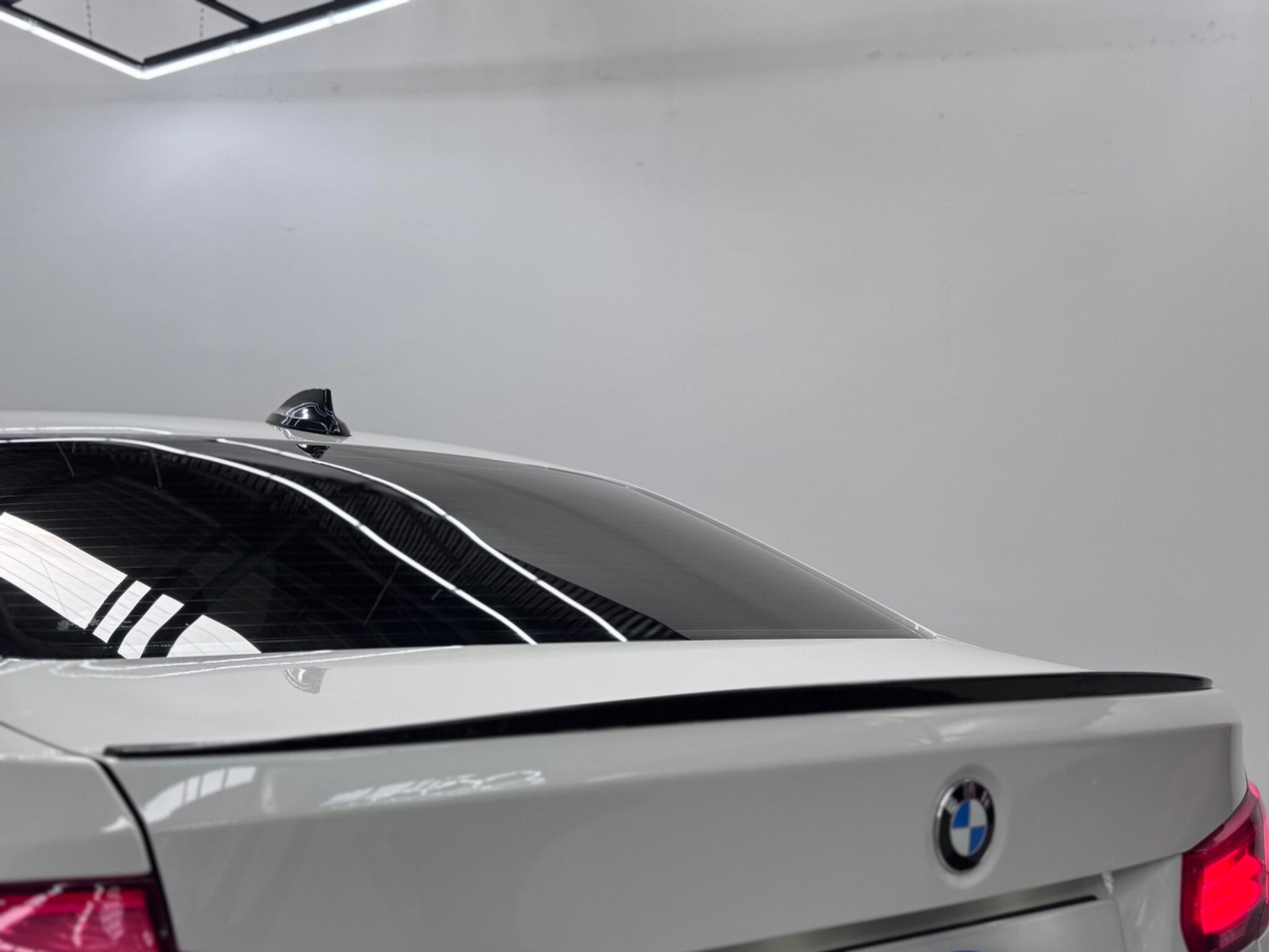 BMW 3 Series view 12