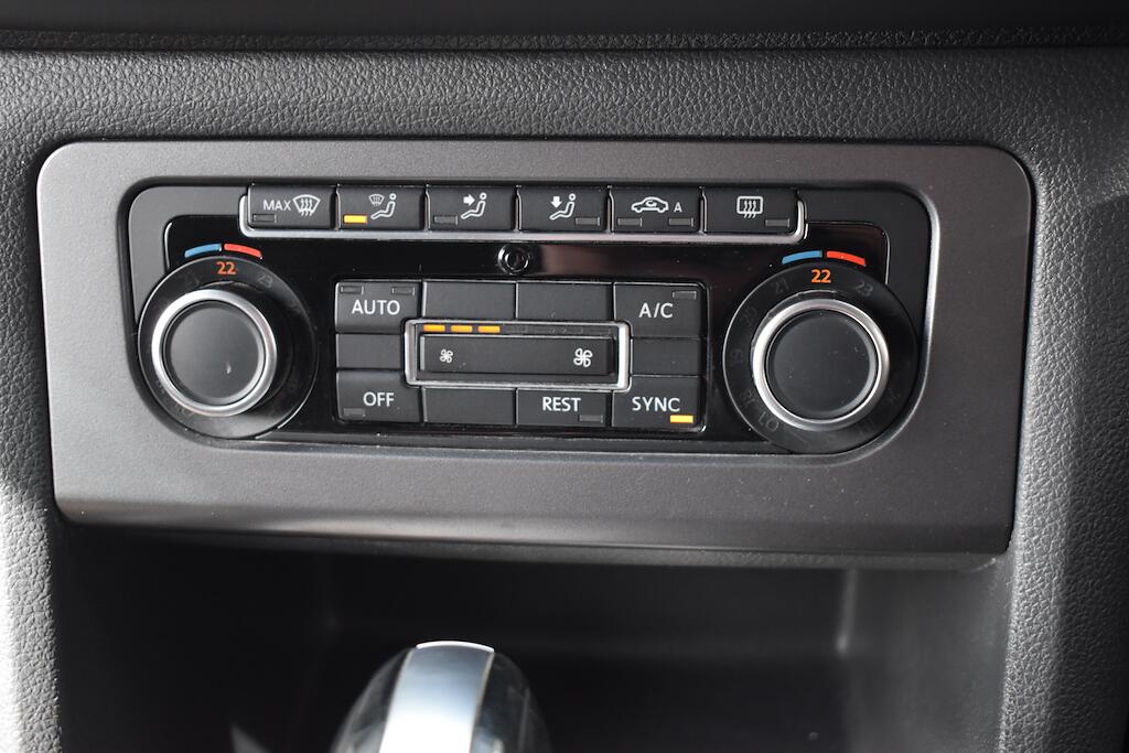 Volkswagen Amarok view 32