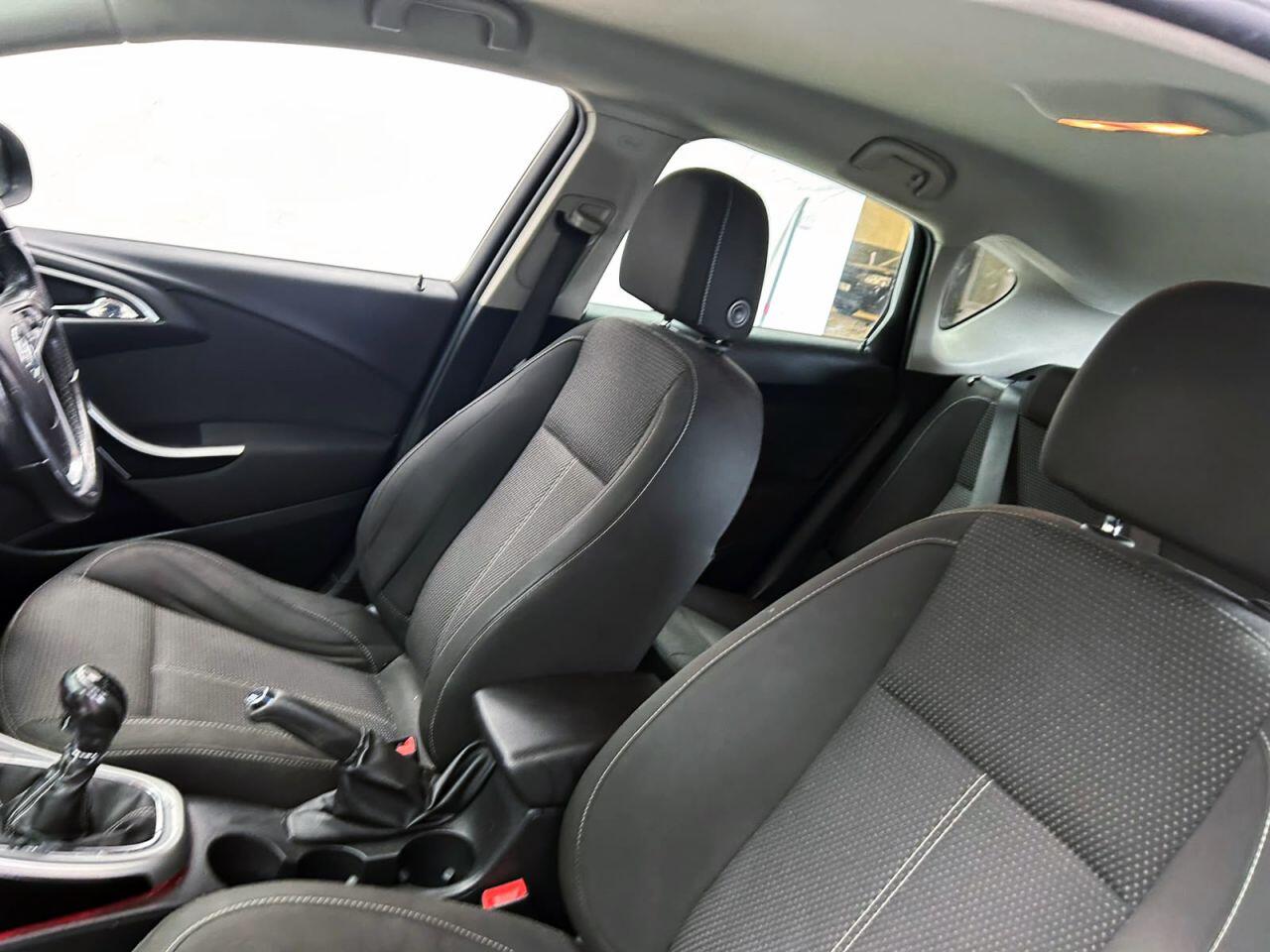 Vauxhall Astra view 17