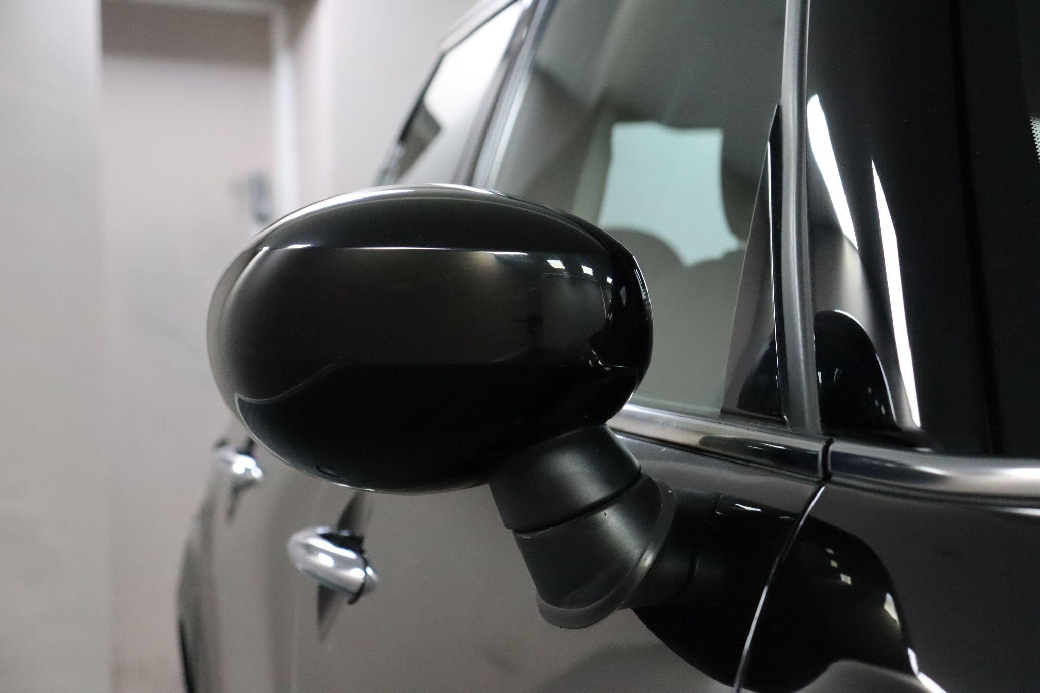 Mini Hatch view 33