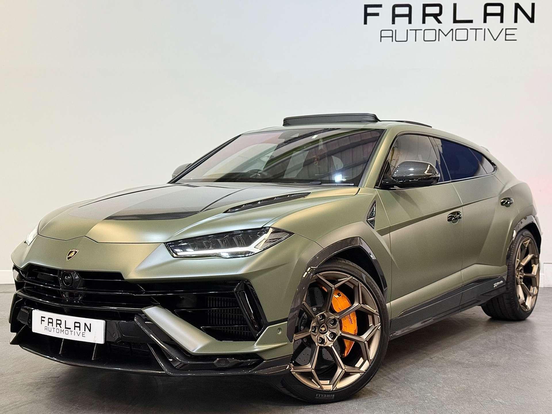 Lamborghini Urus view 3