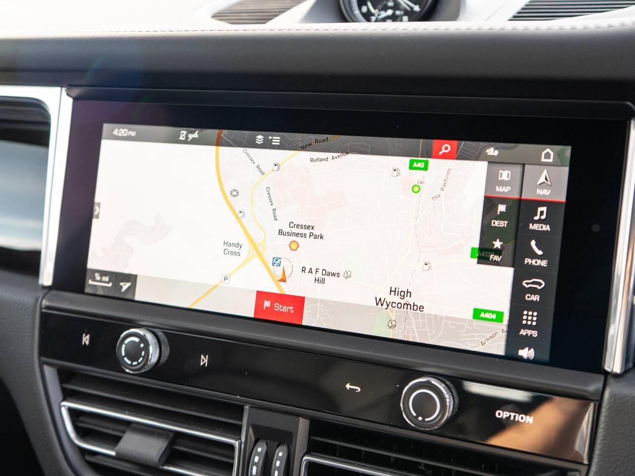 Porsche Macan view 38
