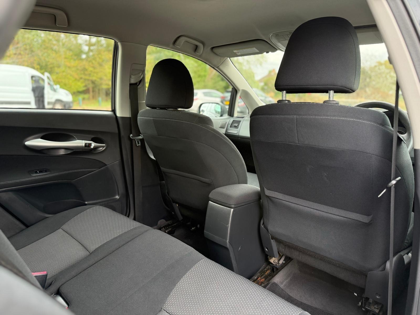 Toyota Auris view 32