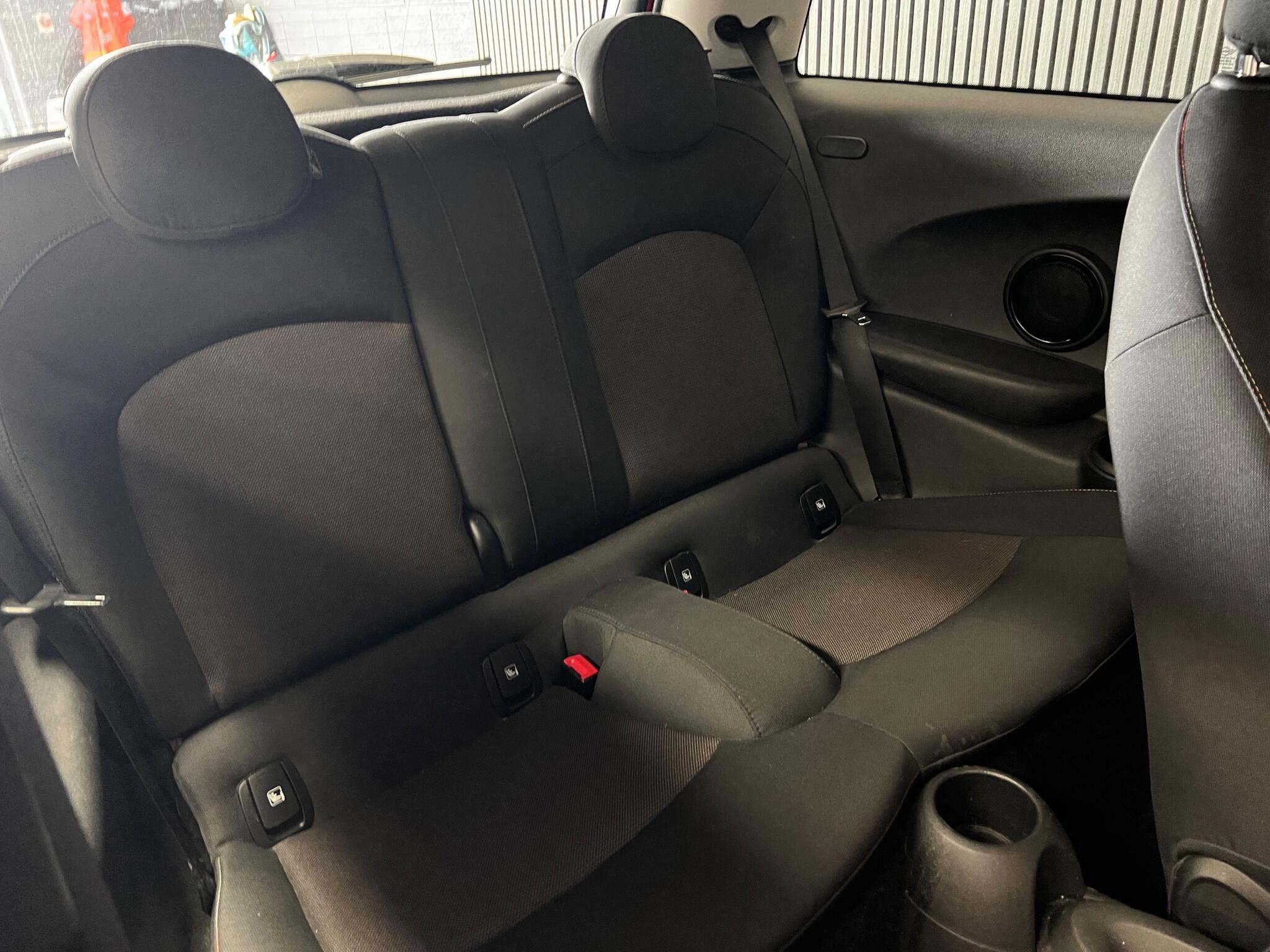 Mini Hatch view 11