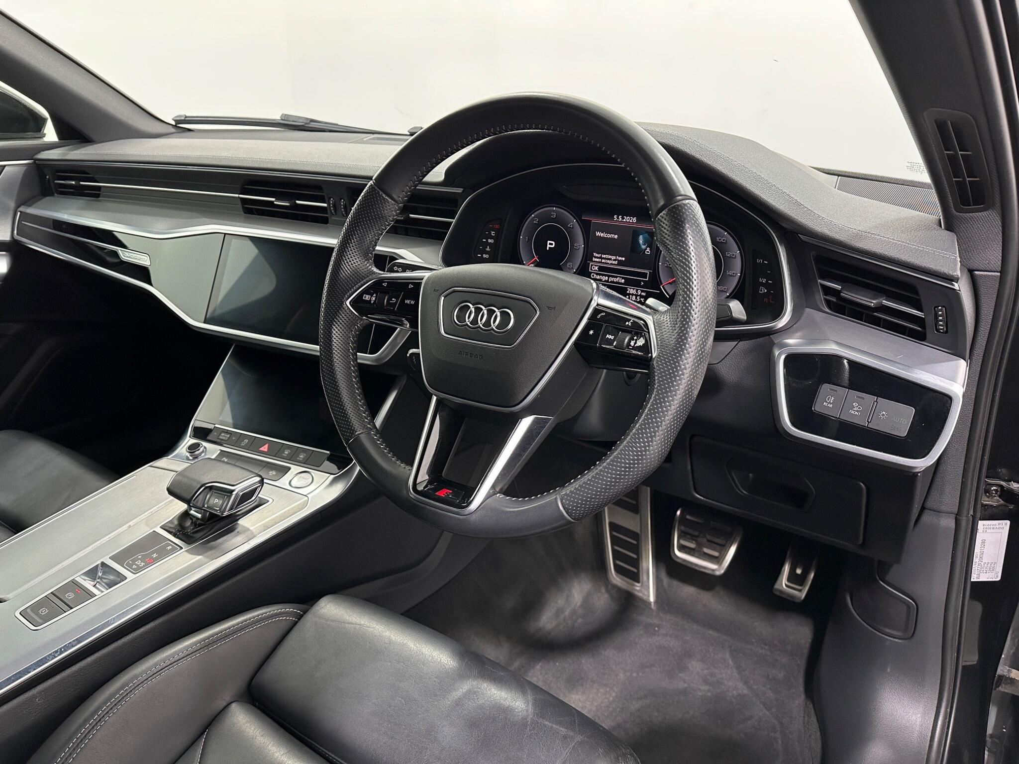 Audi A6 view 10