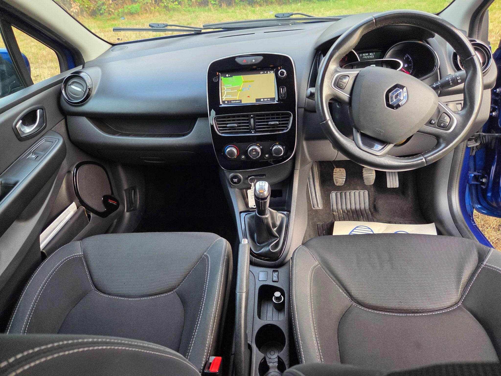 Renault Clio view 9