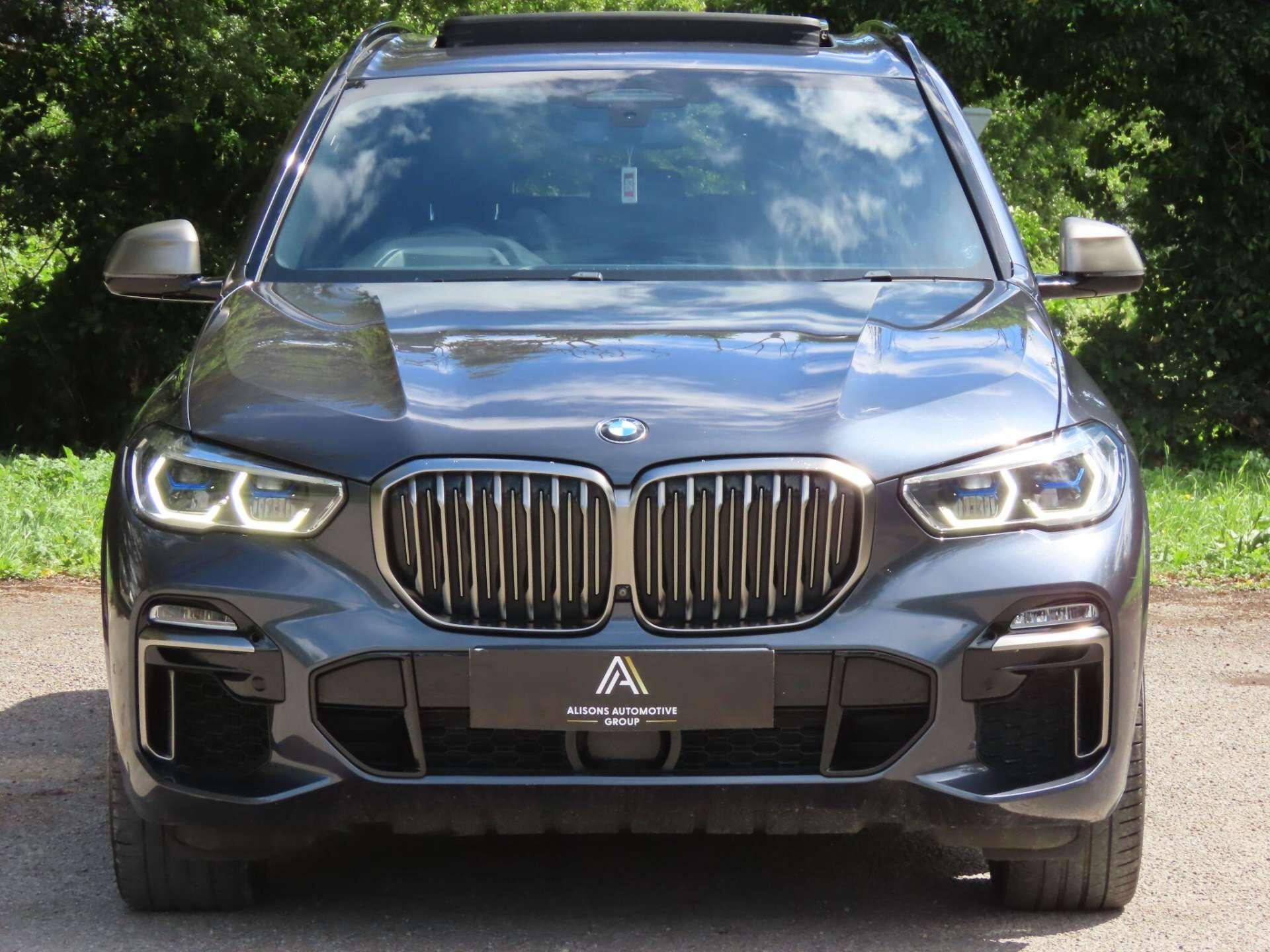 BMW X5 view 3