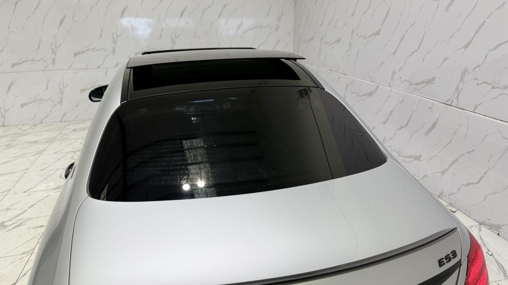 Mercedes-Benz E Class view 50