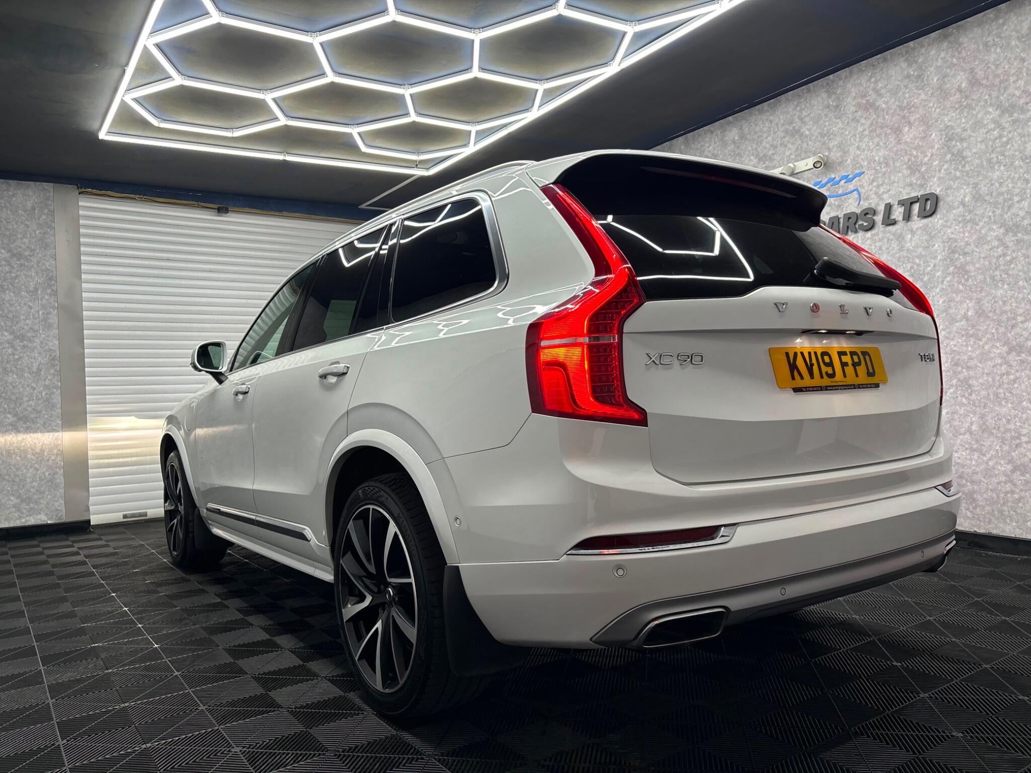 Volvo XC90 view 4