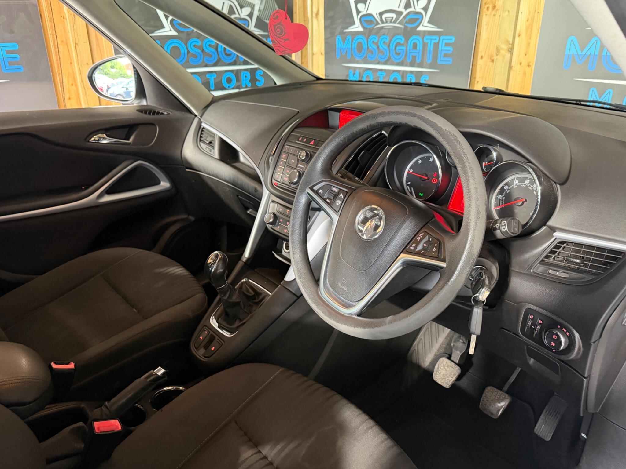 Vauxhall Zafira Tourer view 15