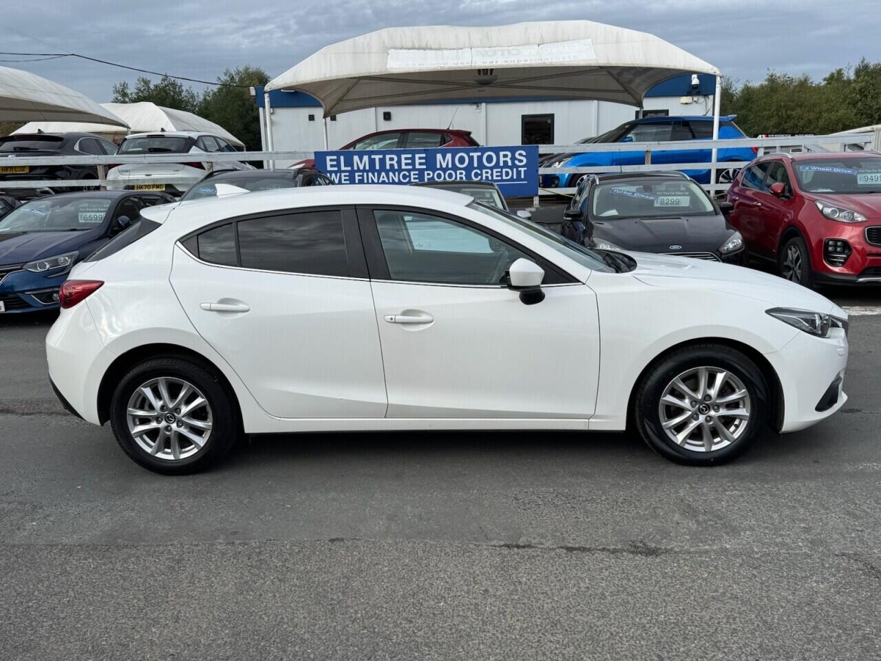 Mazda Mazda3 view 4