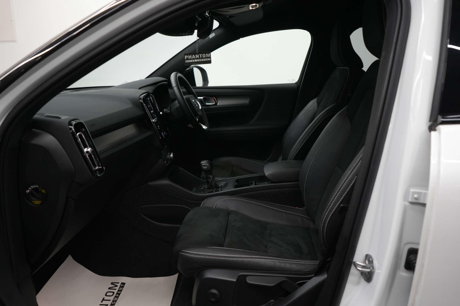 Volvo XC40 view 17