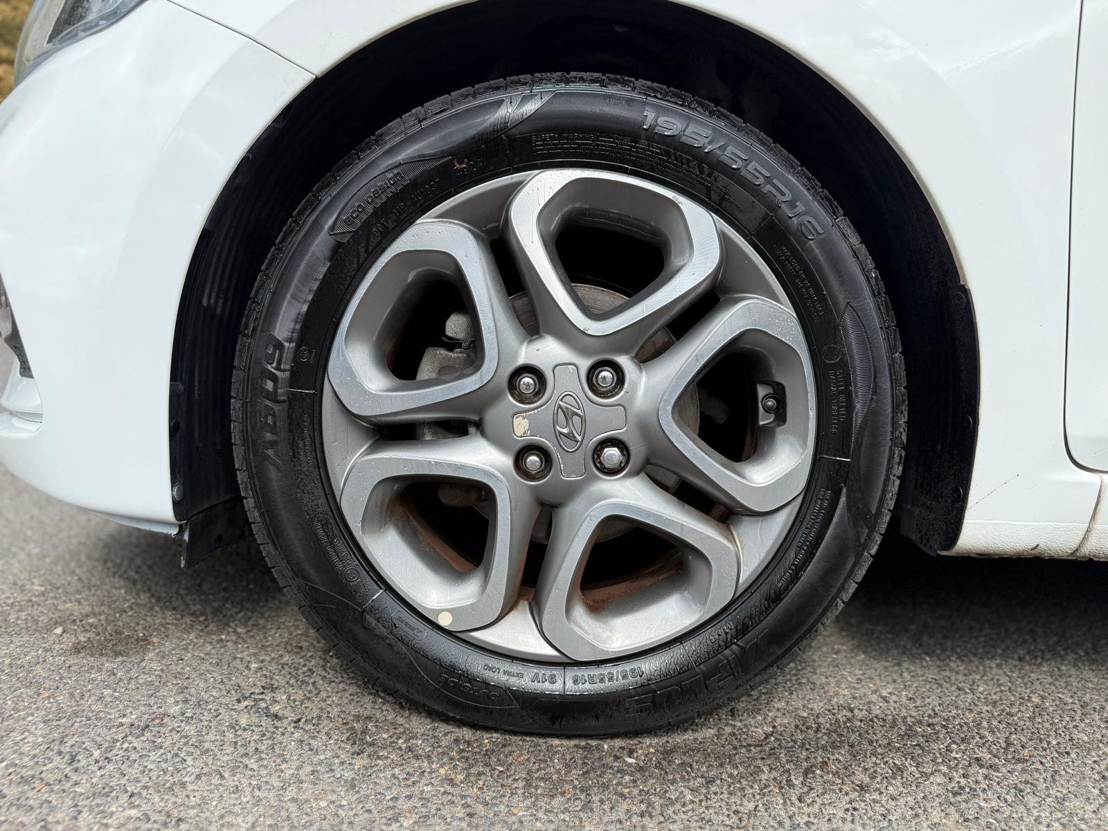 Hyundai i20 view 55
