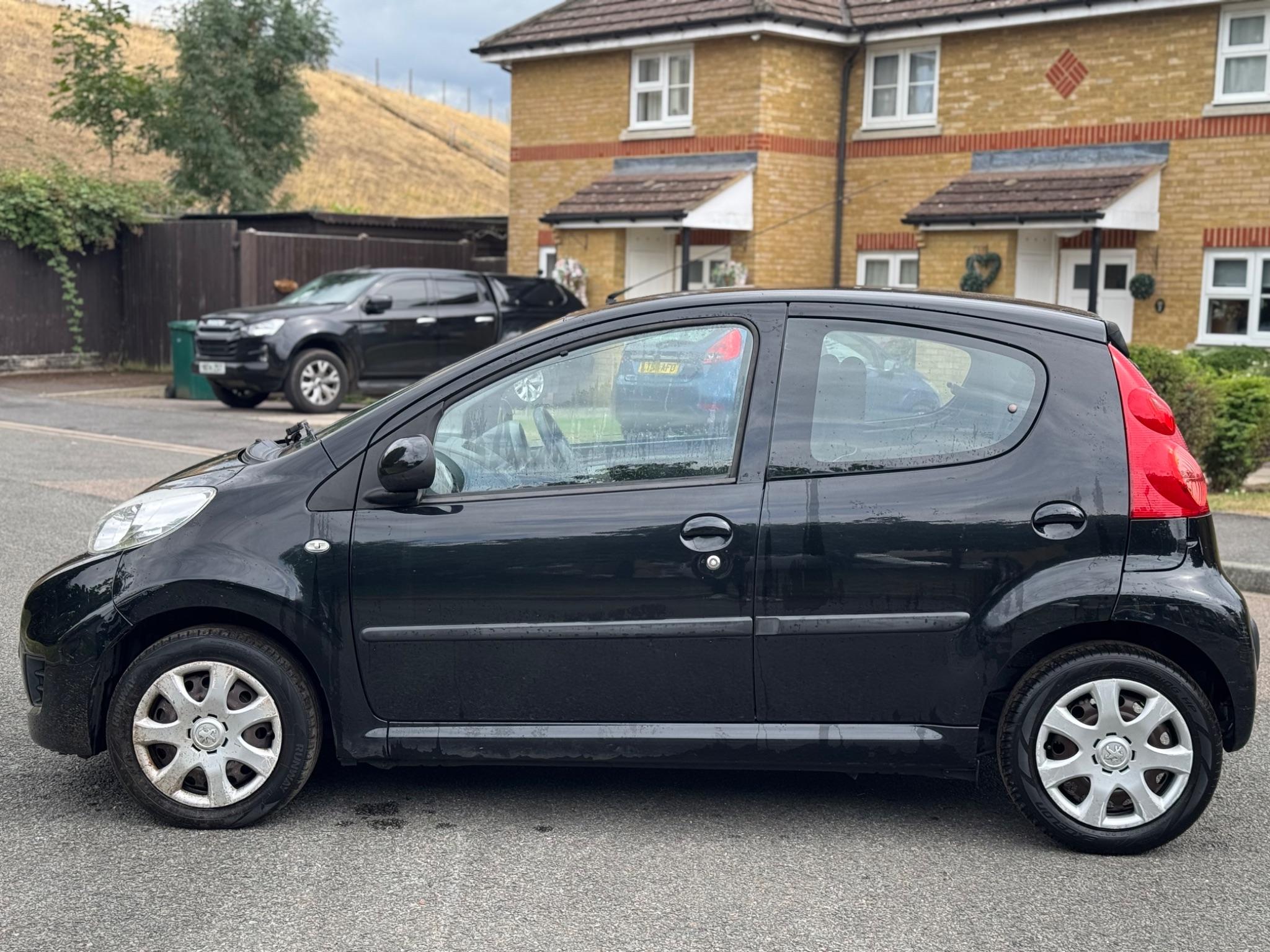2011 Peugeot 107 image 9