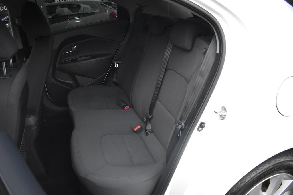 Kia Rio view 13