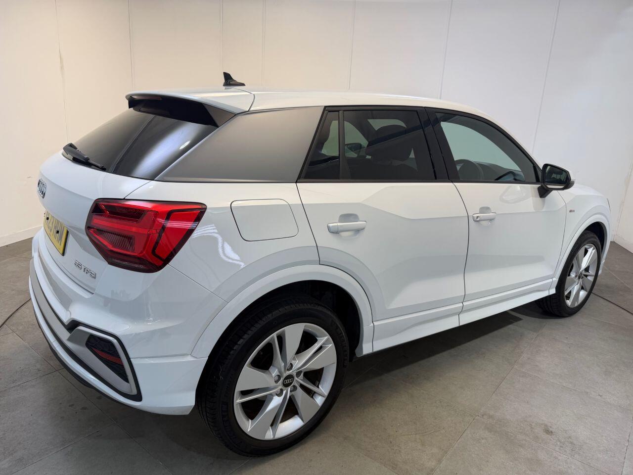 Audi Q2 view 66