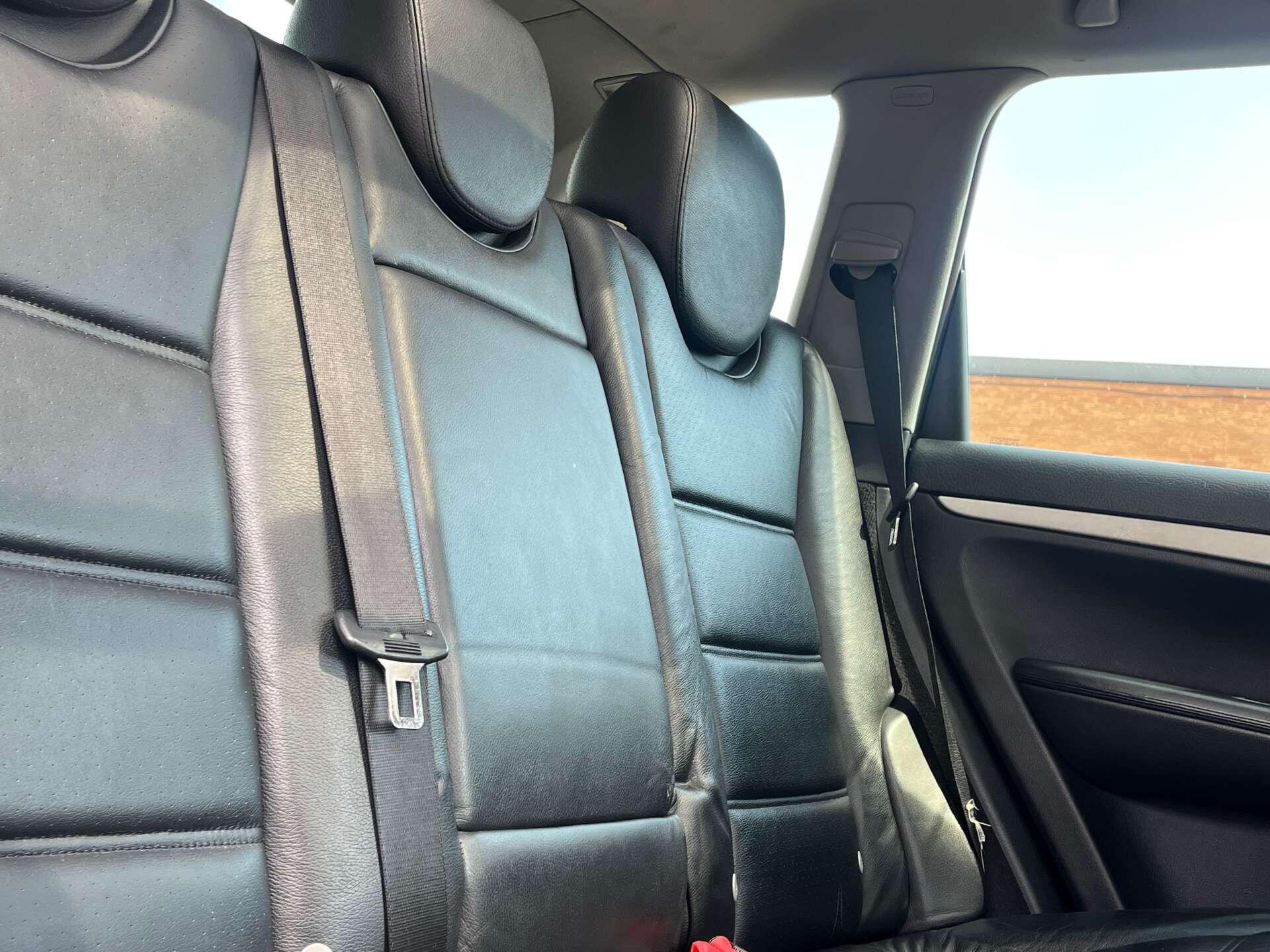 Porsche Cayenne view 35