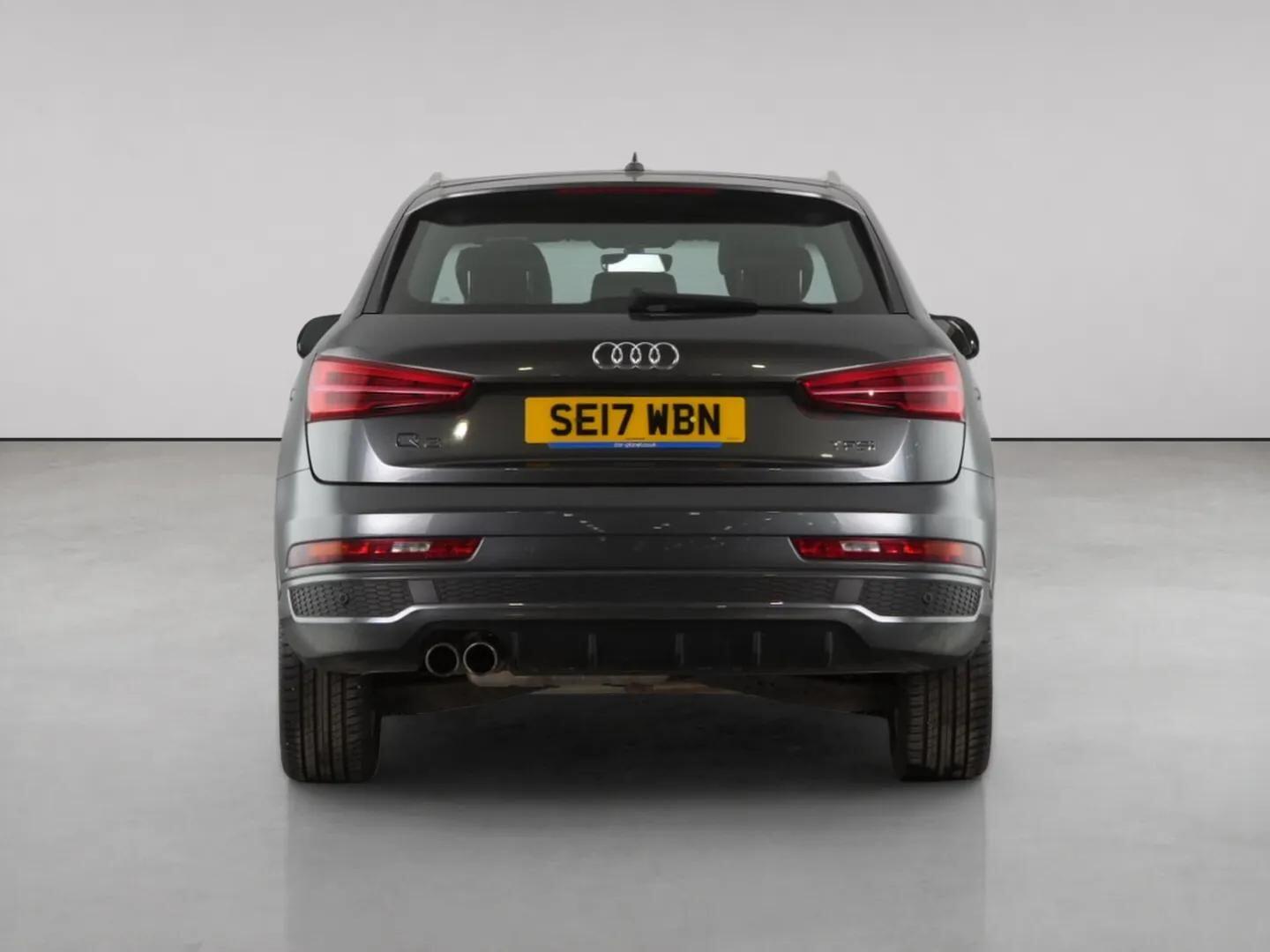 Audi Q3 view 7