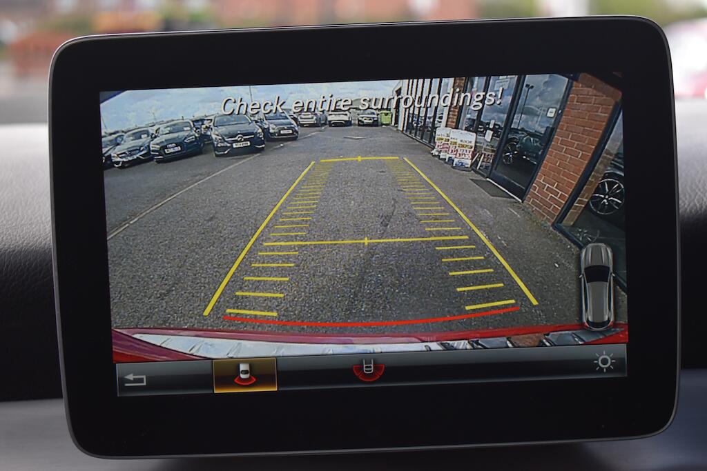 Mercedes-Benz Gla view 16