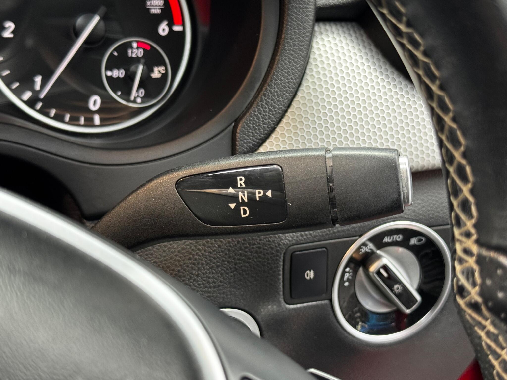 Mercedes-Benz B-Class view 12
