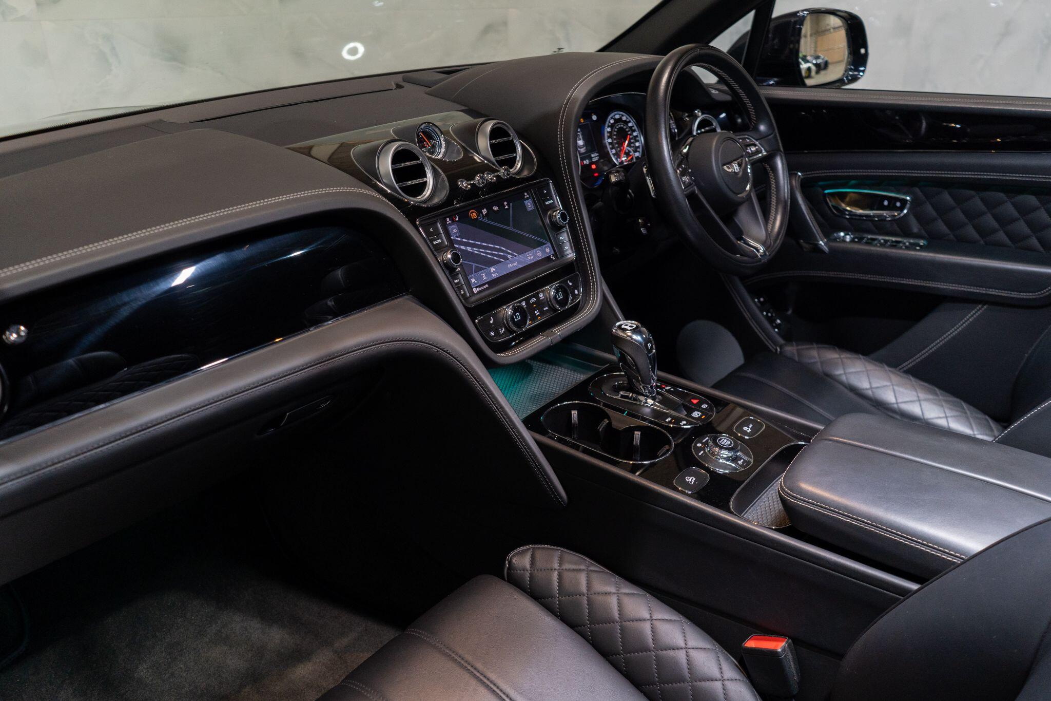 Bentley Bentayga view 11