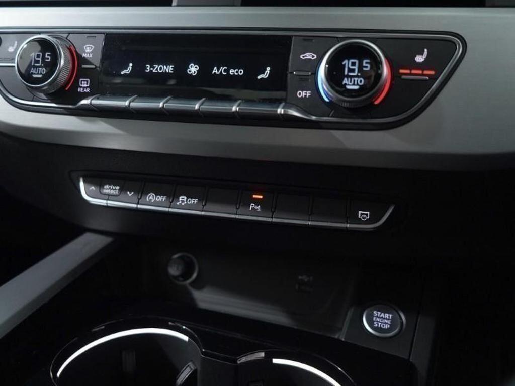 Audi A4 view 11