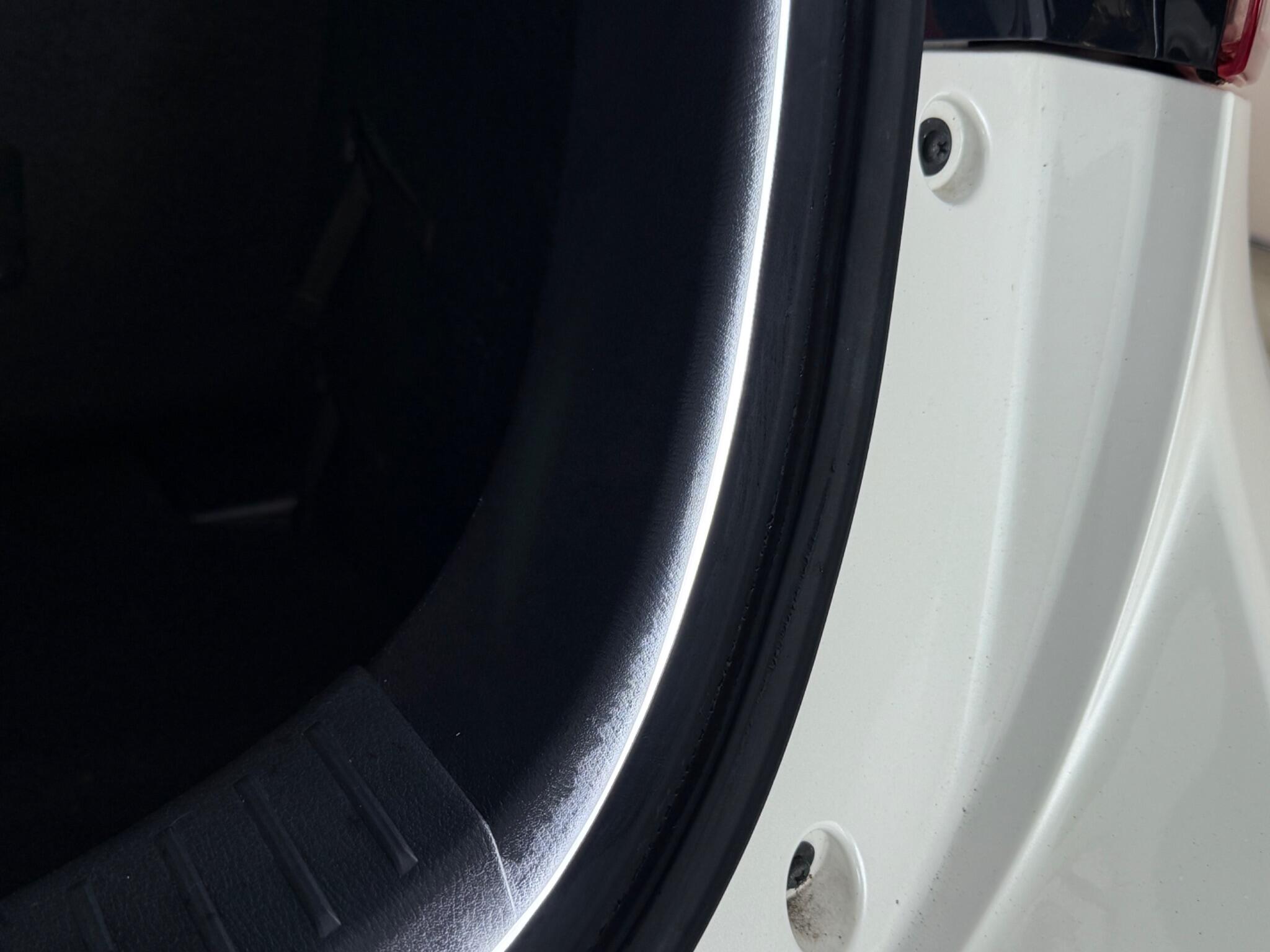 Mazda Mazda2 view 11