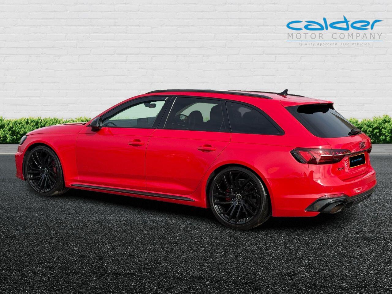 Audi RS4 view 8