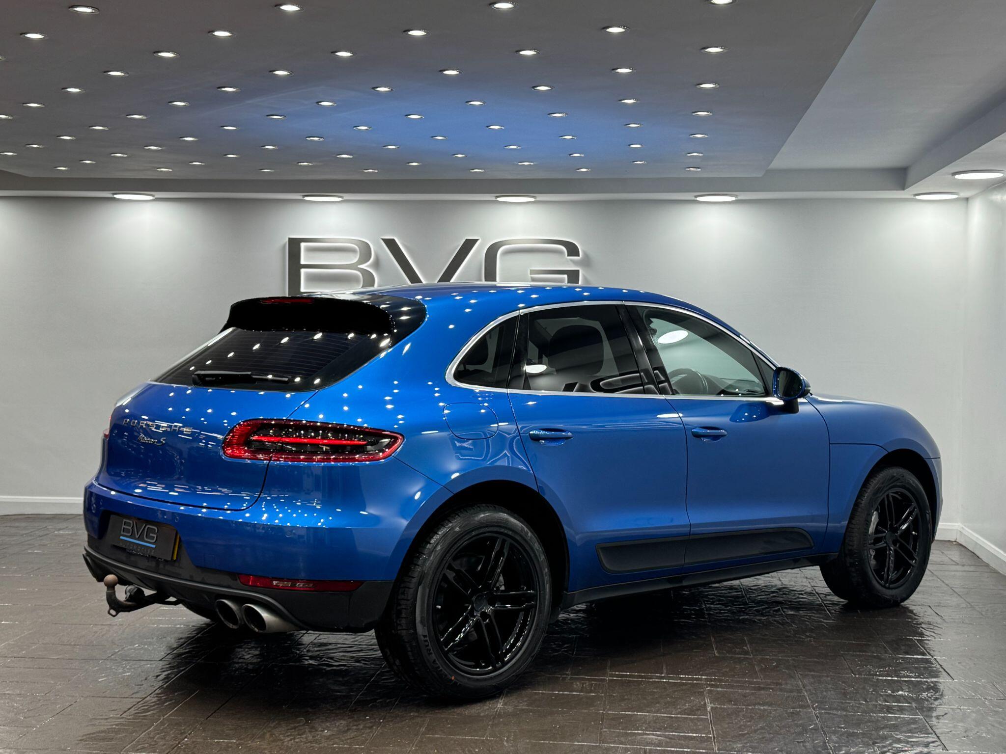 Porsche Macan view 19