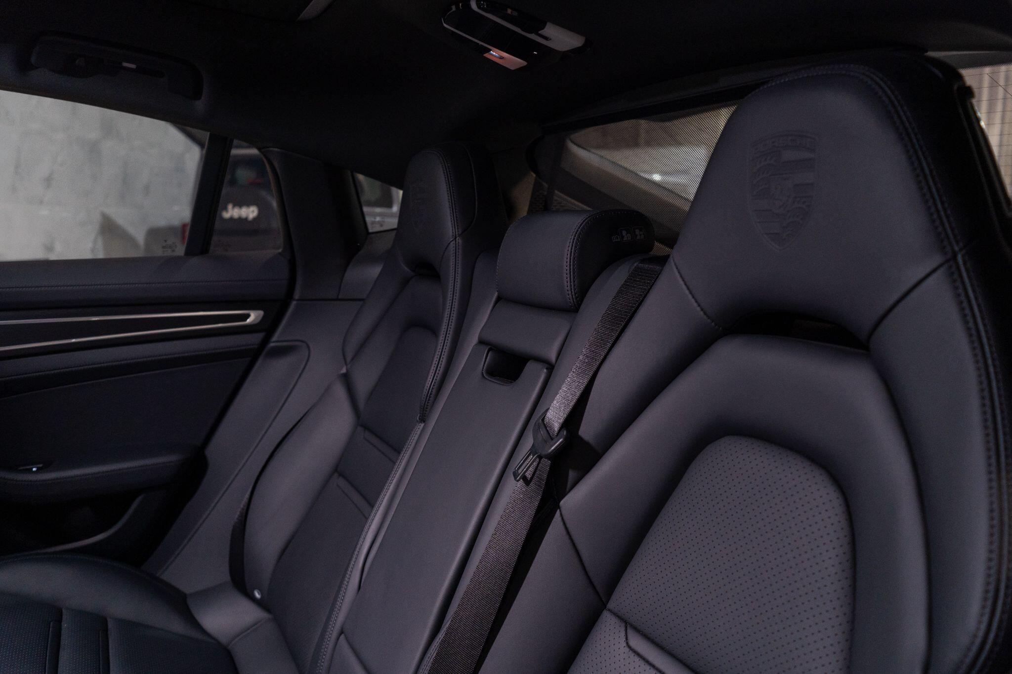 Porsche Panamera view 19