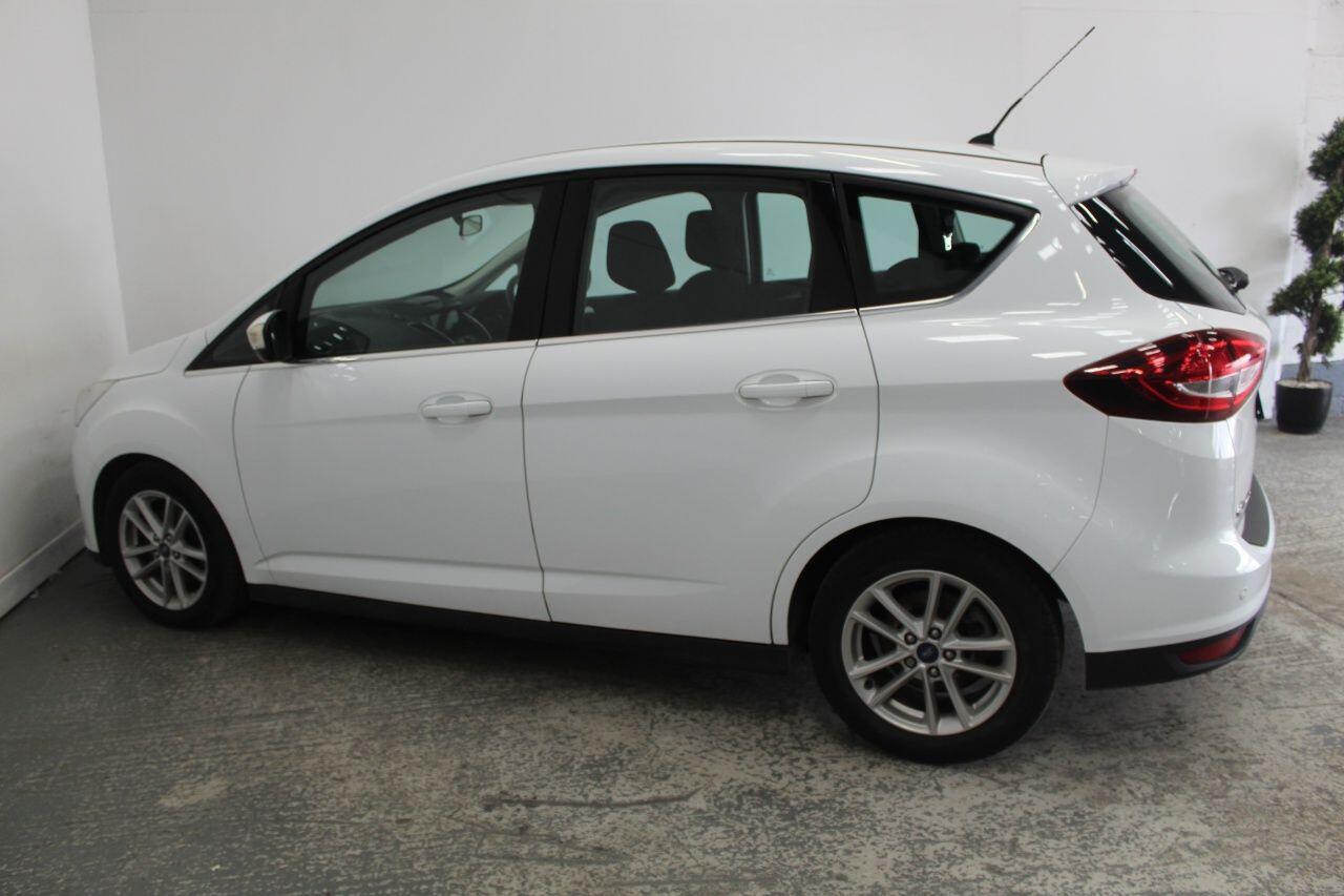 Ford C-Max view 10
