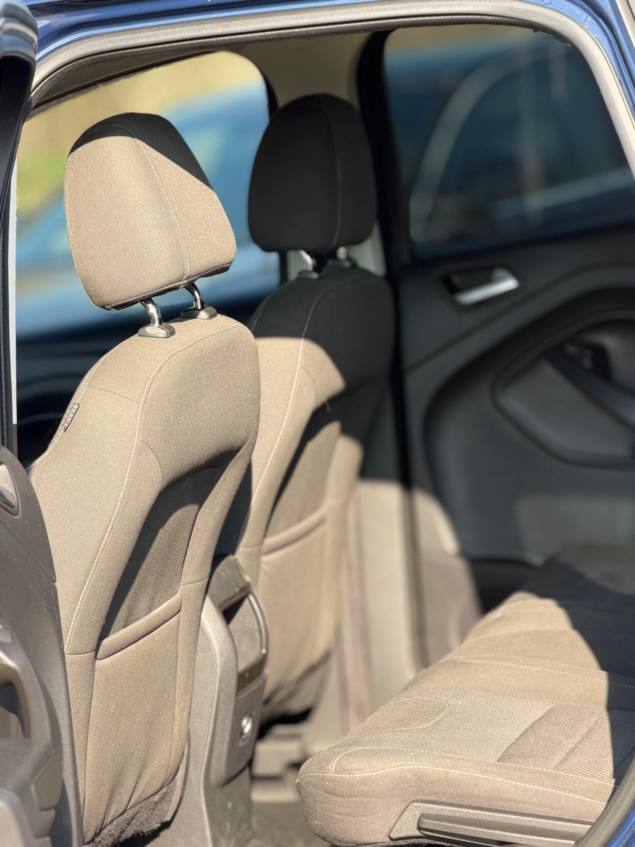 2013 Ford Kuga 2.0 TDCi Zetec 2WD Euro 5 5dr image 23