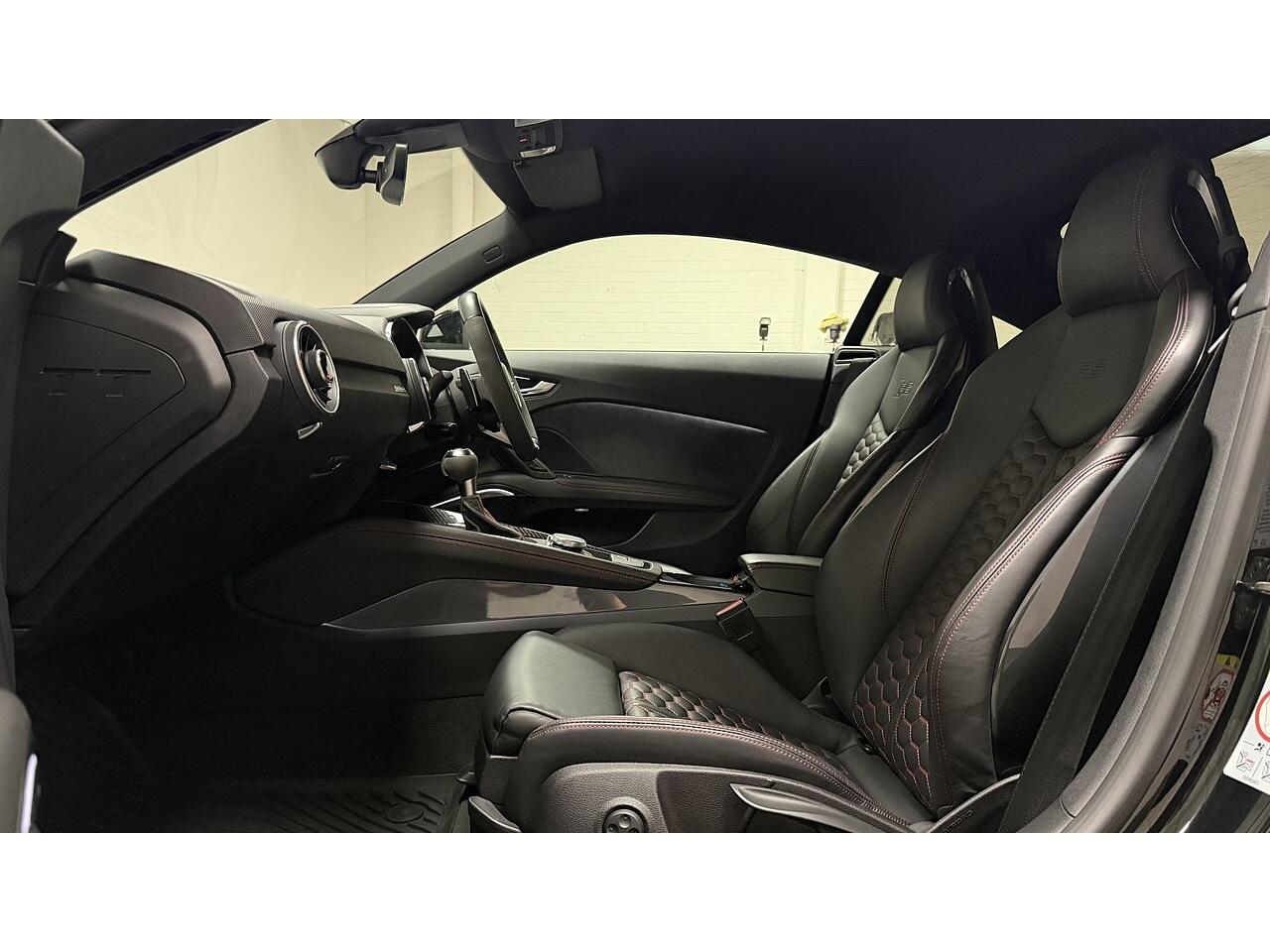 Audi TT RS view 23