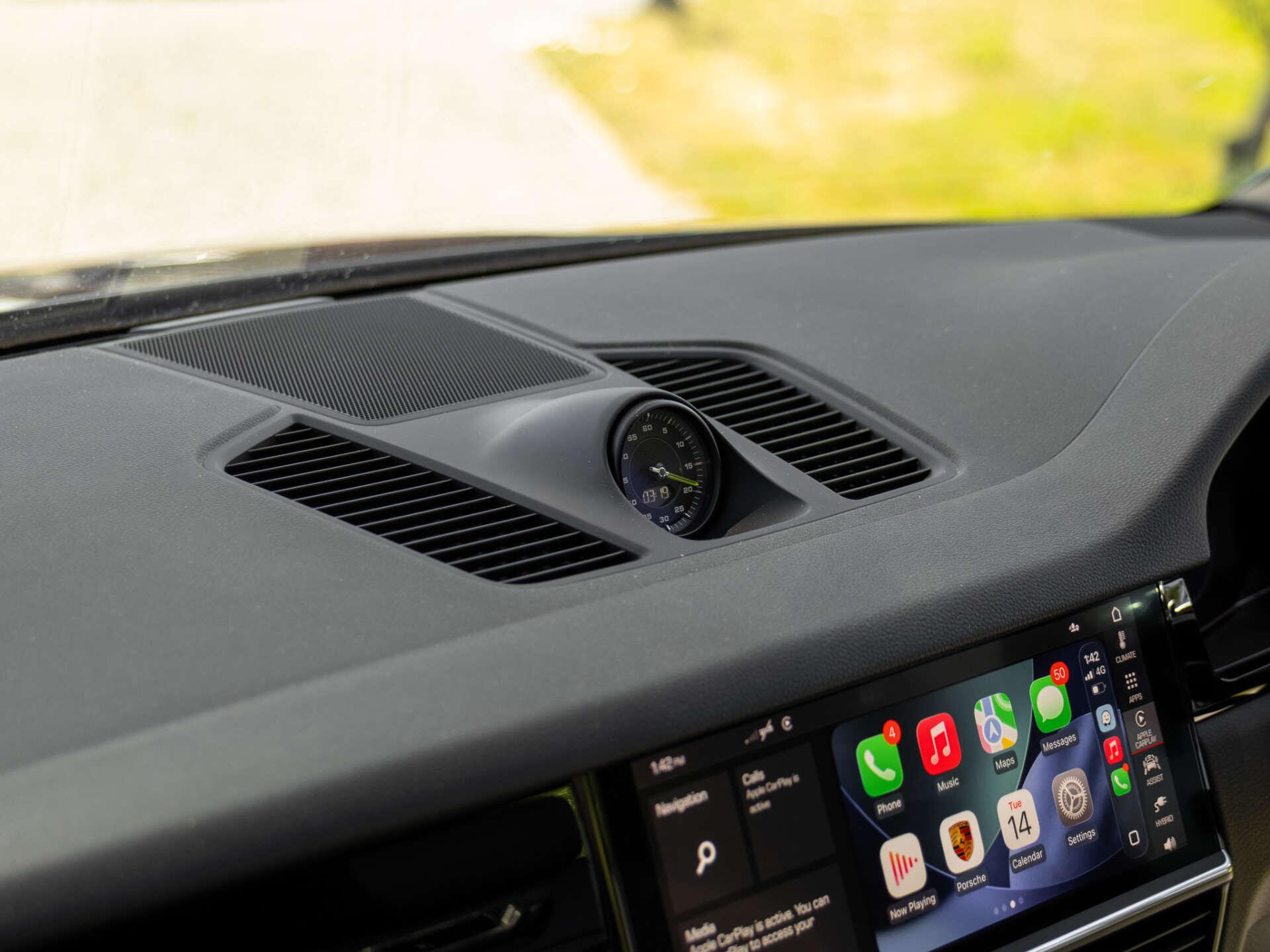 Porsche Cayenne view 37