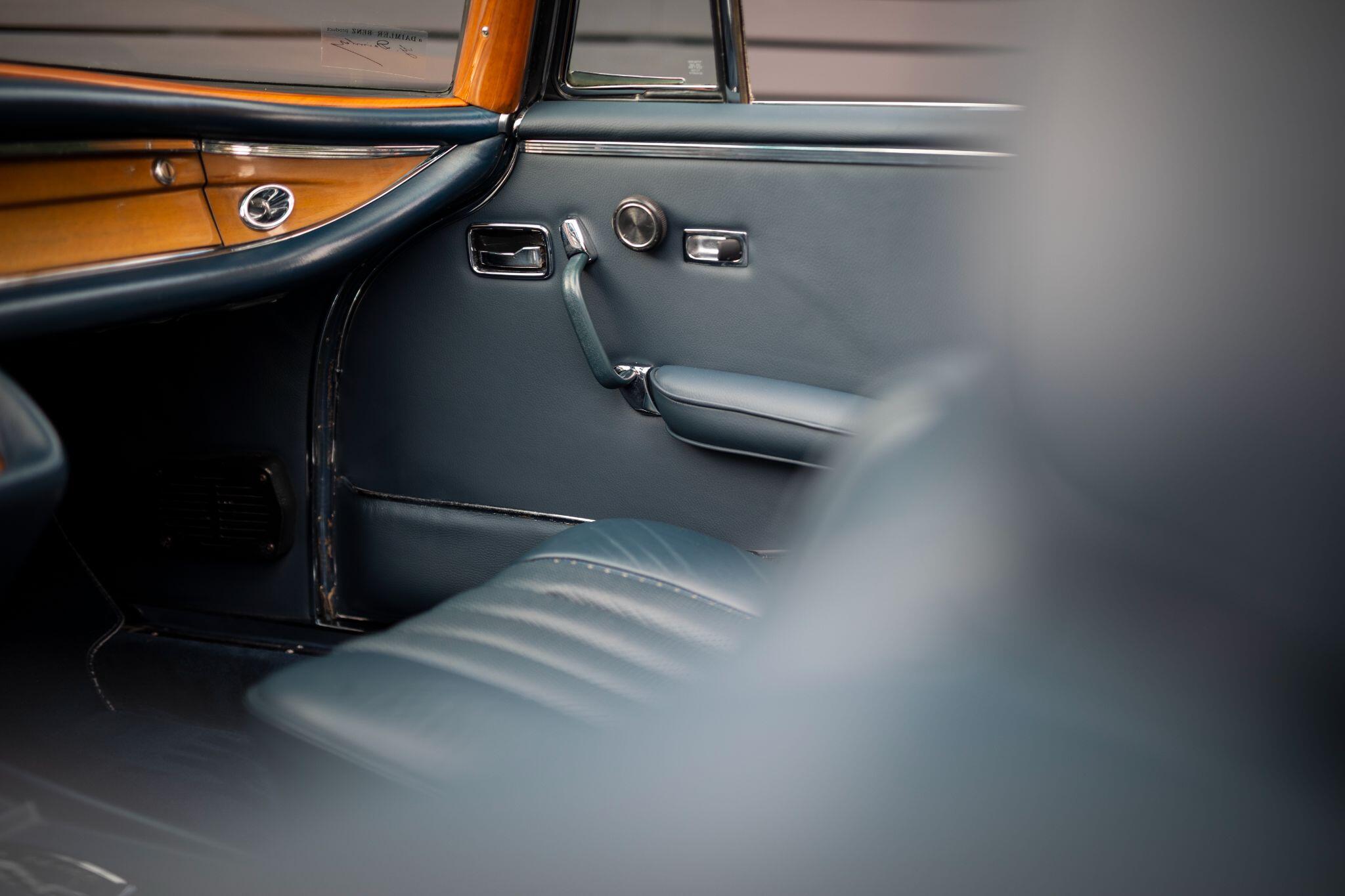 Mercedes-Benz 280 view 20