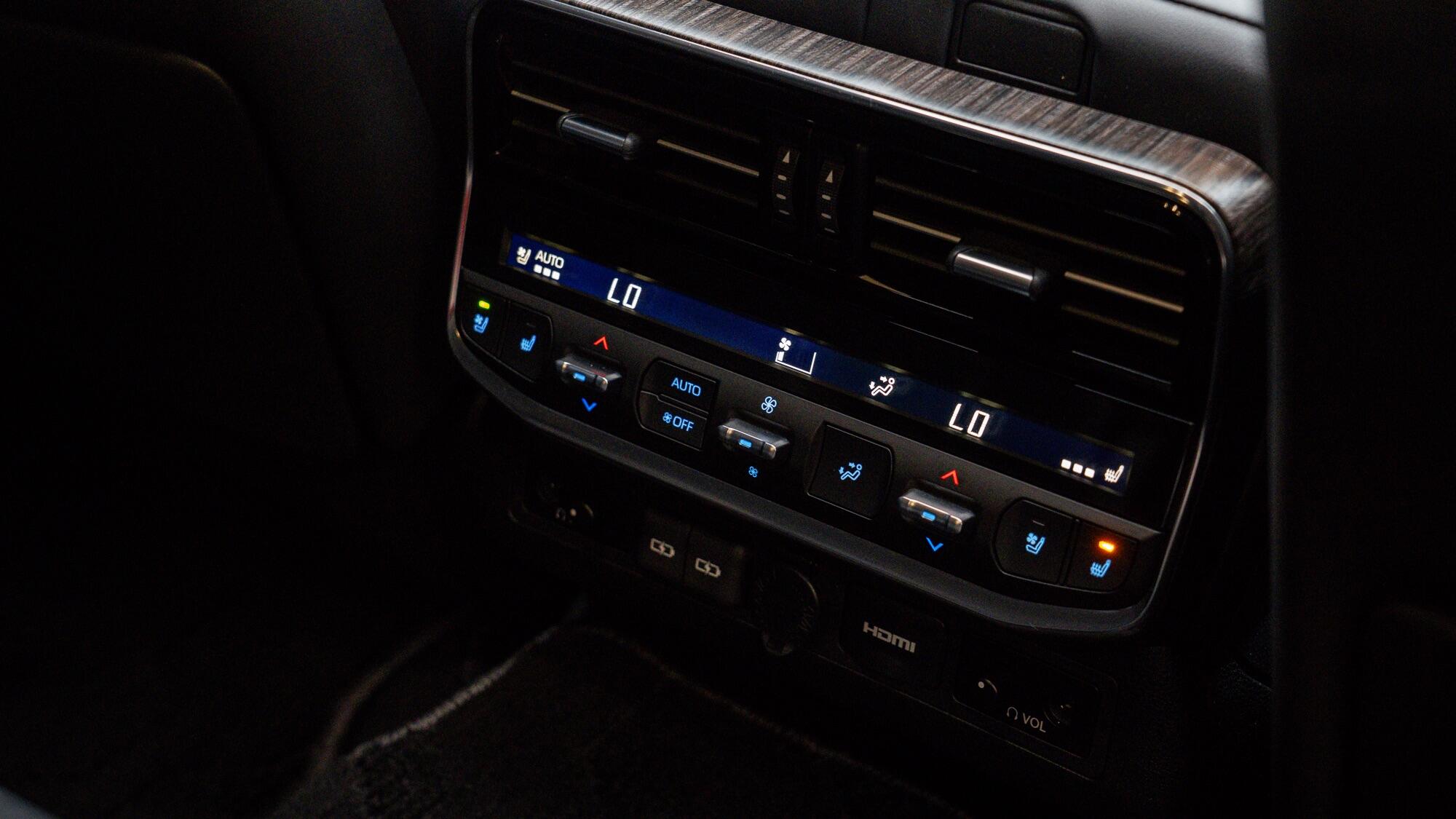 Toyota Land Cruiser view 48
