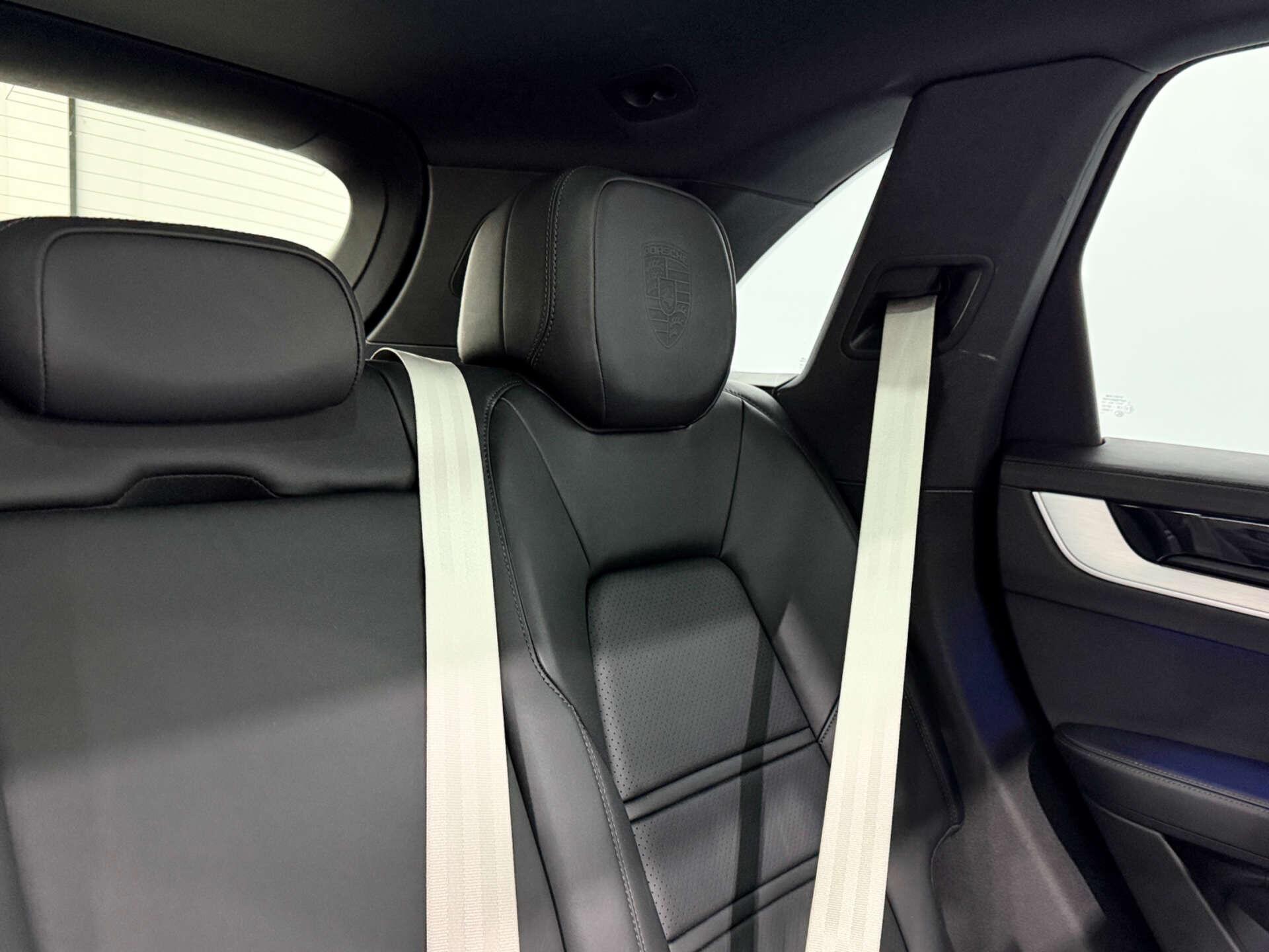 Porsche Cayenne view 14