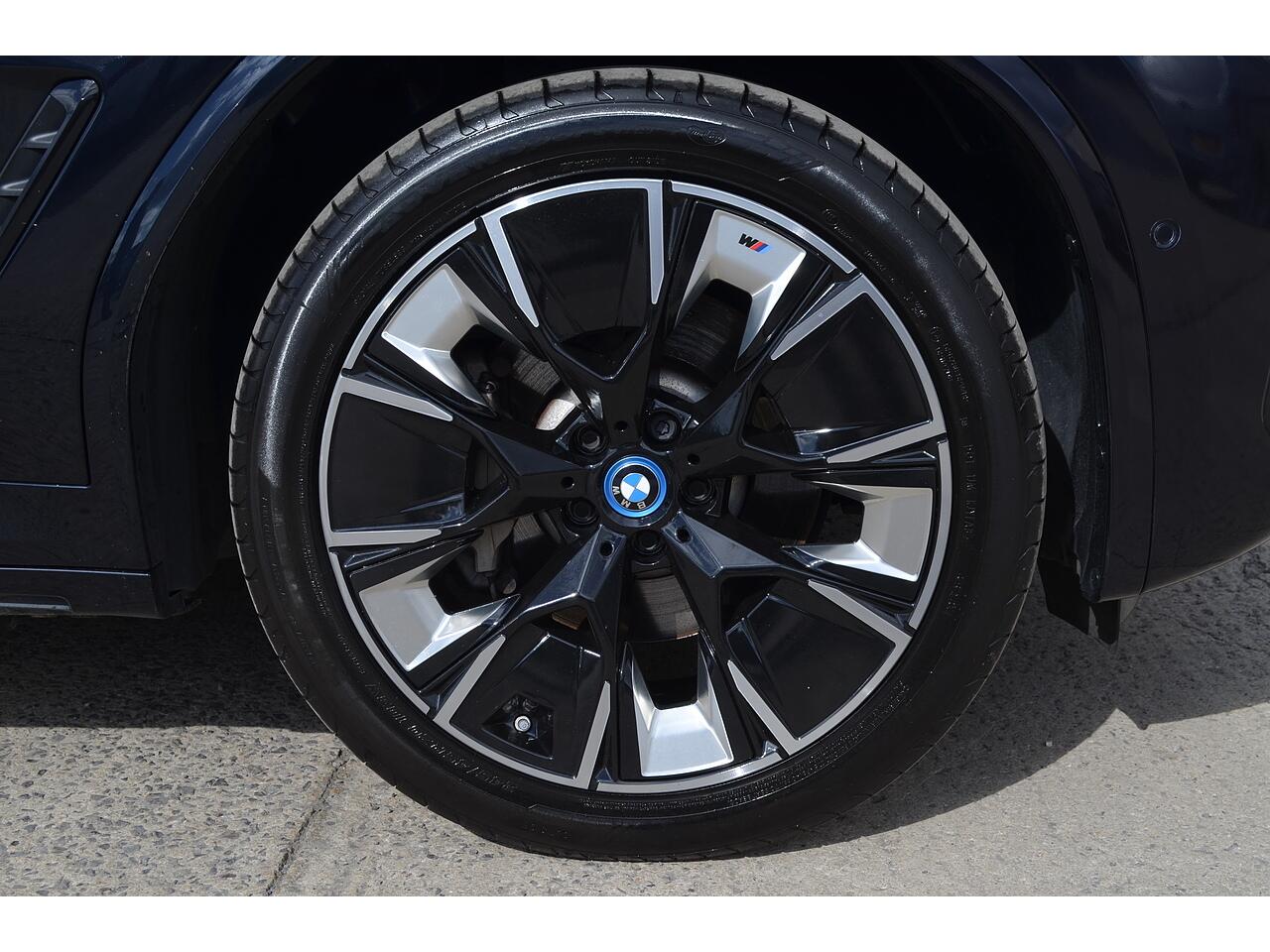 BMW Ix3 view 40