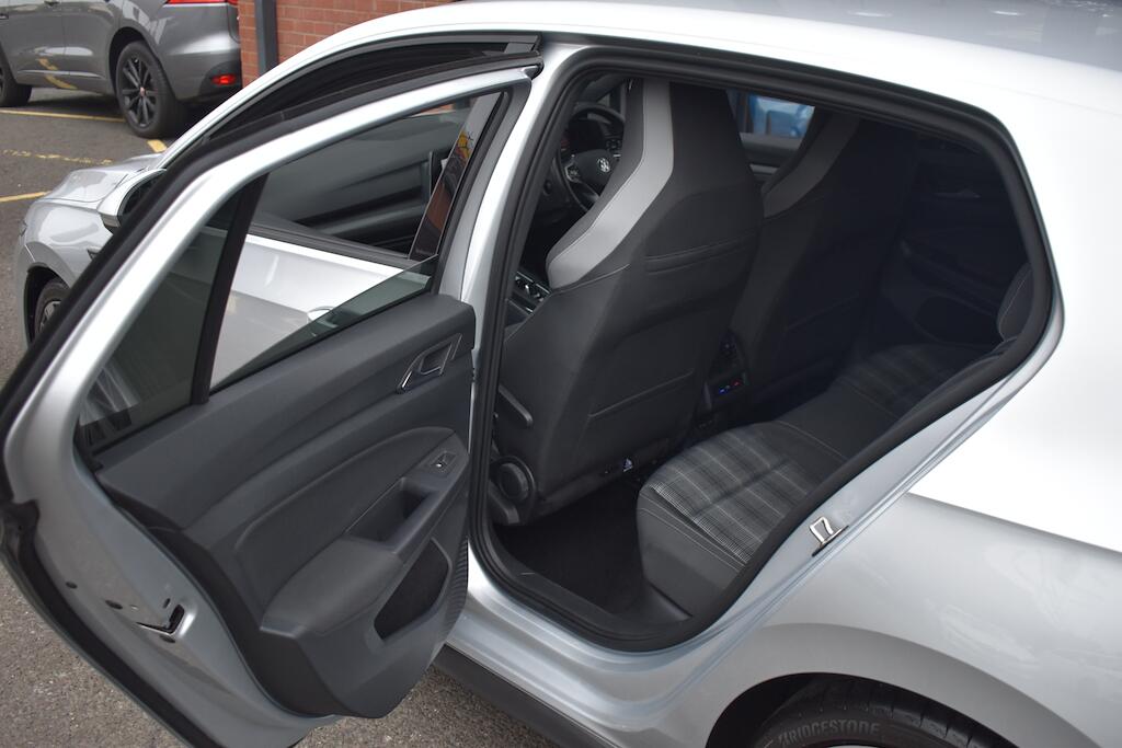 Volkswagen Golf view 42