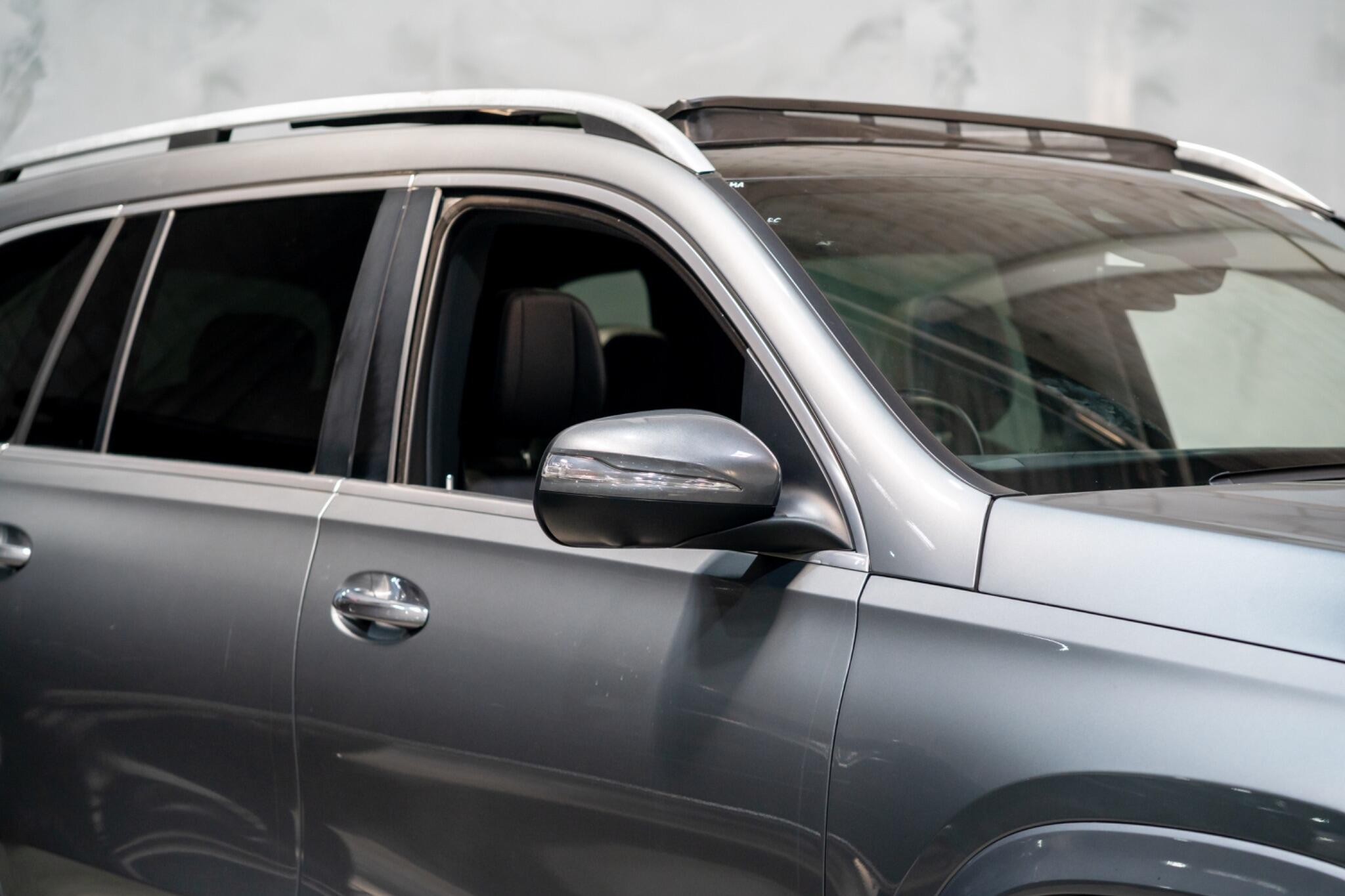 Mercedes-Benz GLS view 44