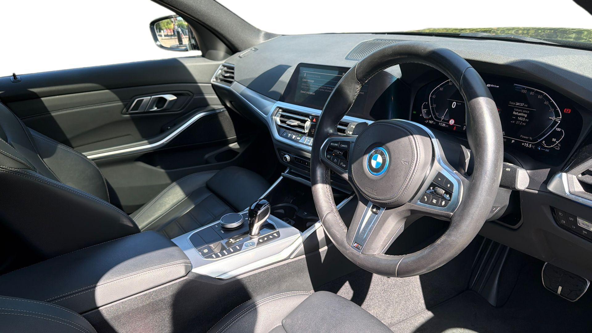 BMW 3 Series view 6