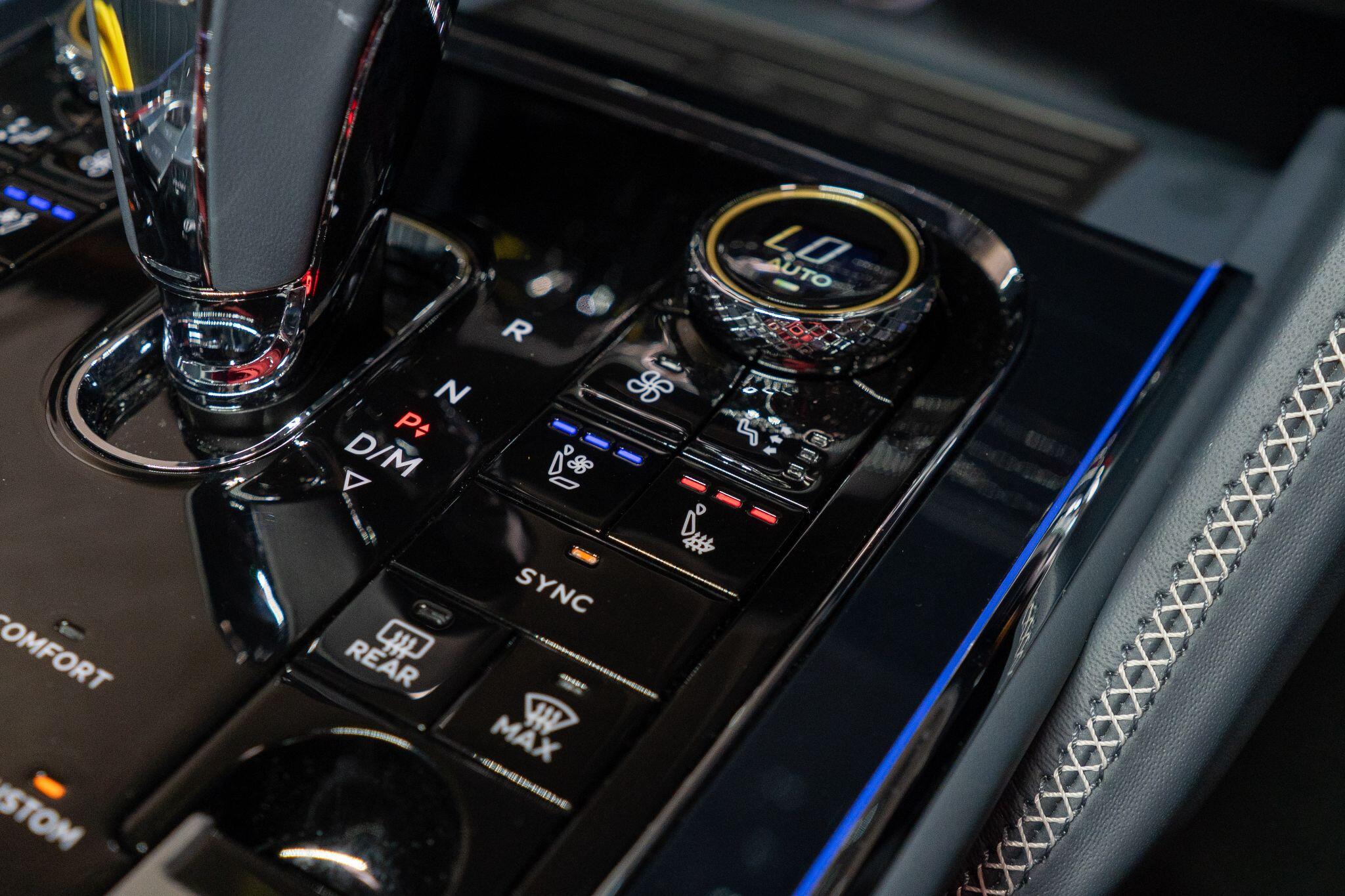 Bentley Flying Spur view 35