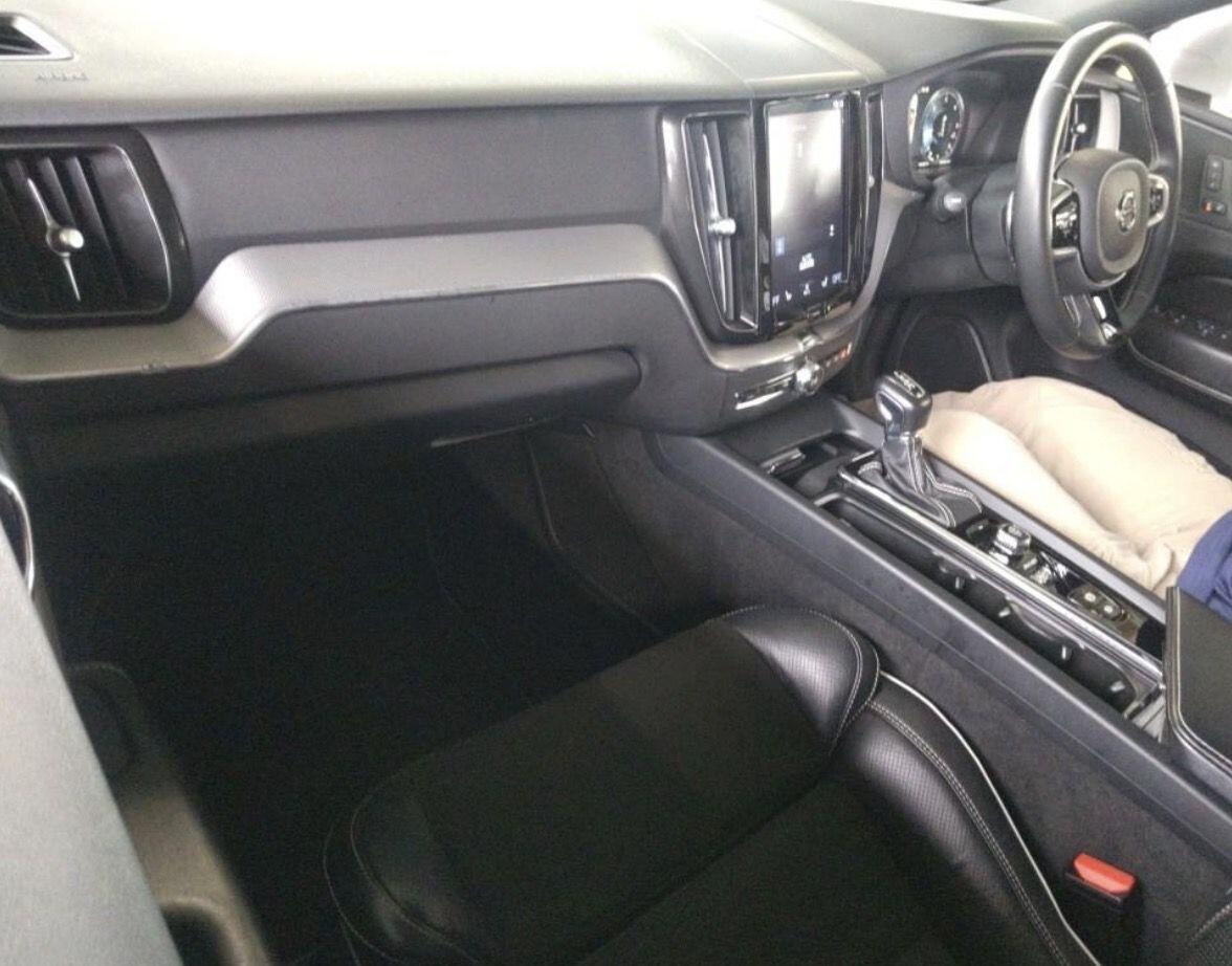 Volvo XC60 view 5