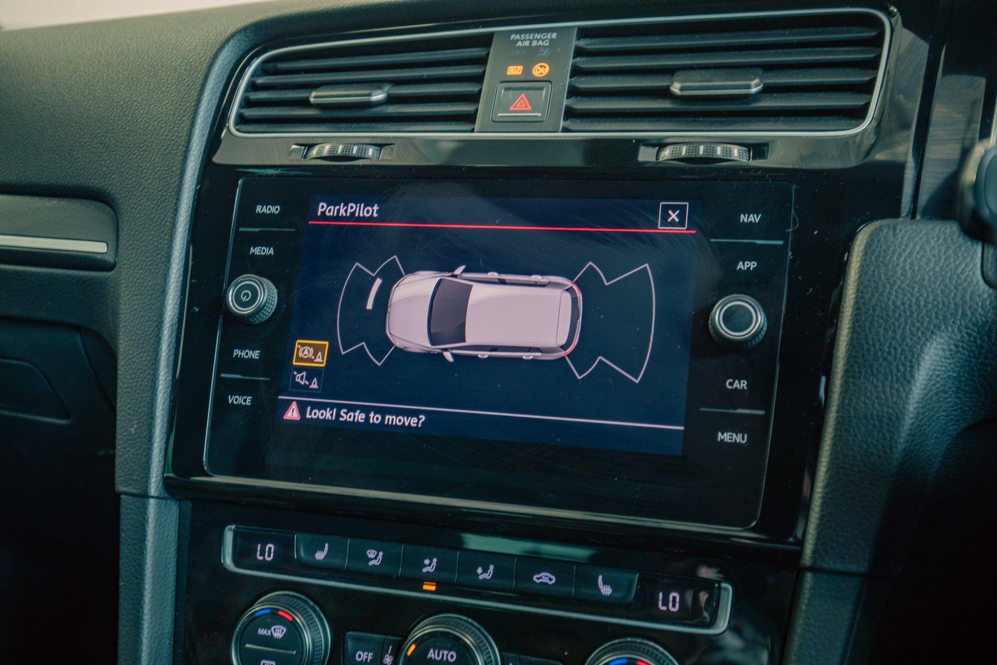 Volkswagen Golf view 16