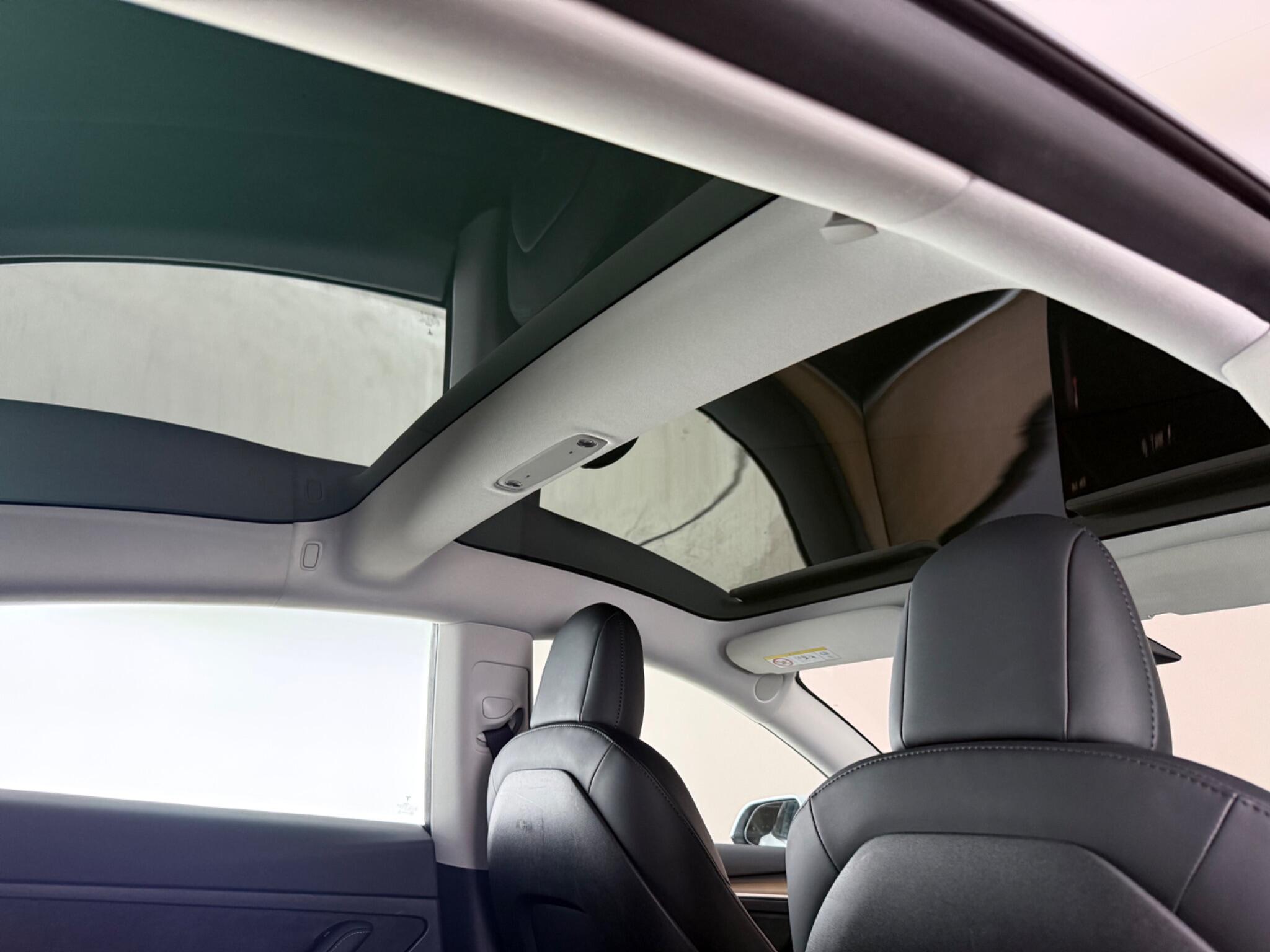 Tesla Model 3 view 34