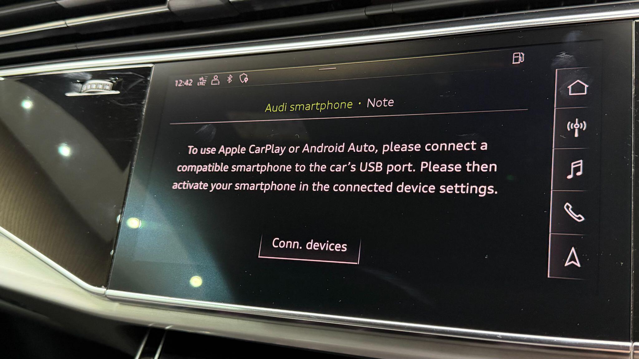 Audi Q8 view 30