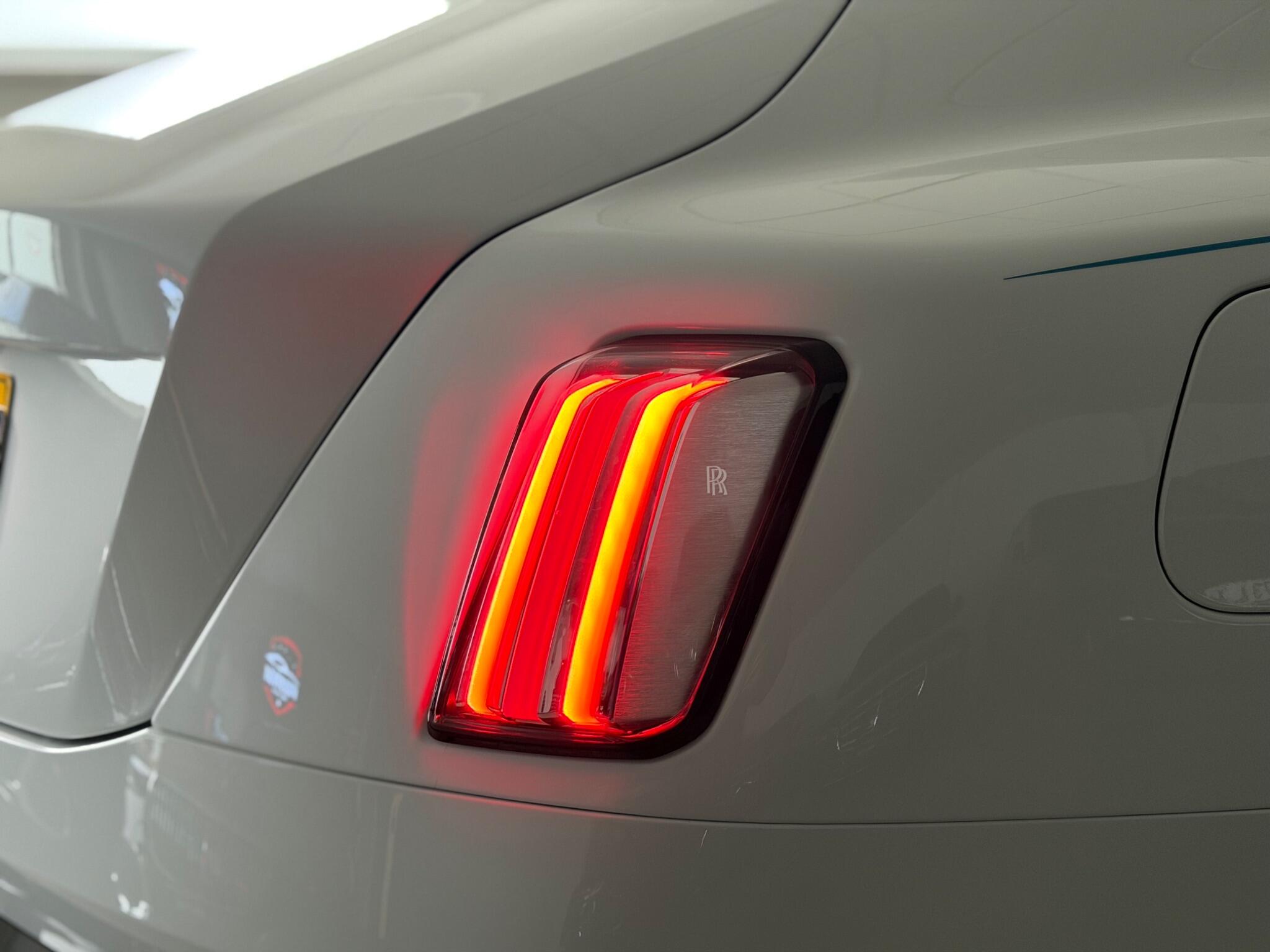 Rolls-Royce Spectre view 61