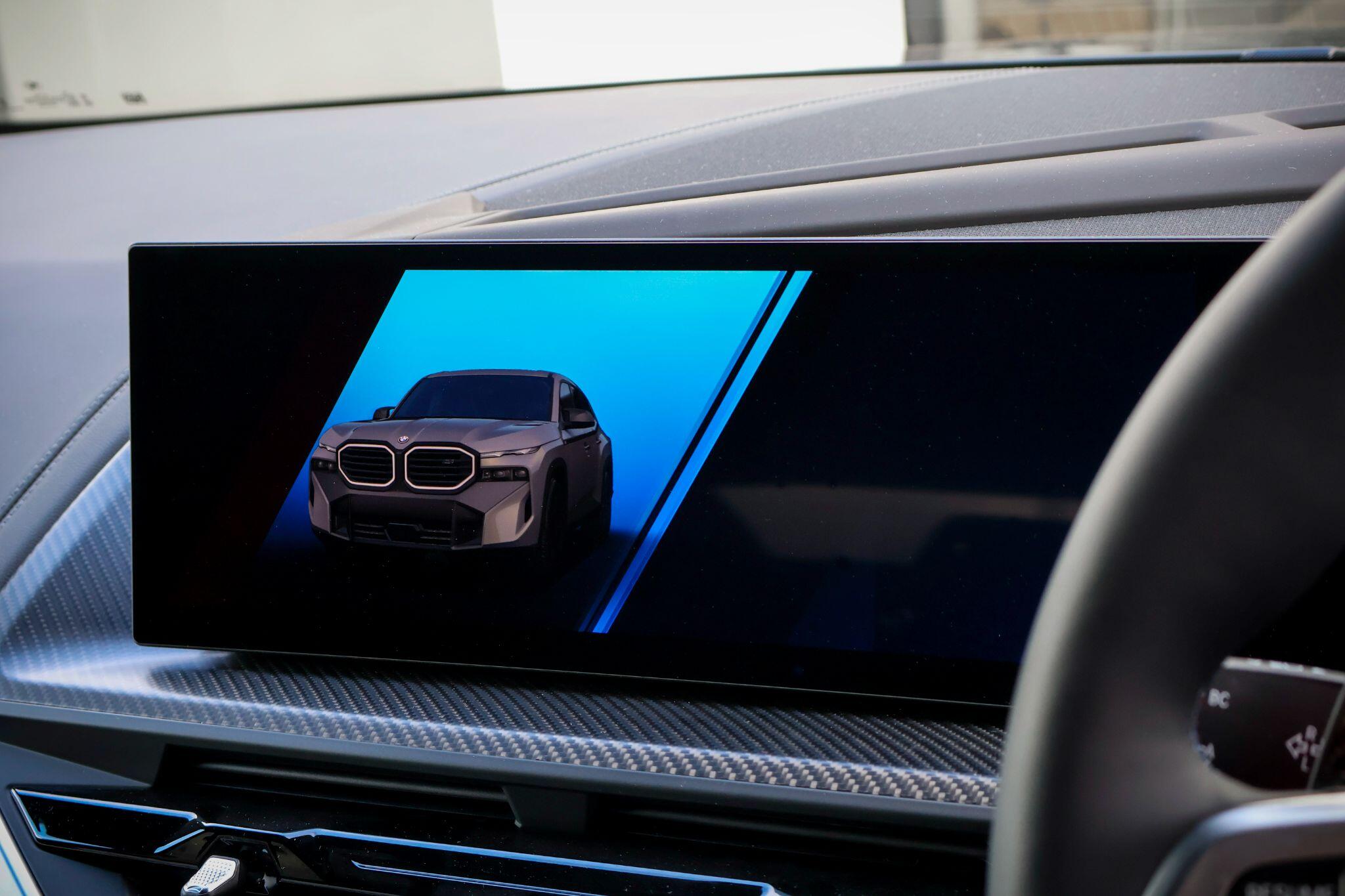 BMW XM view 22